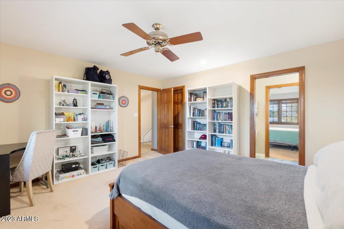 910 E KALER Drive