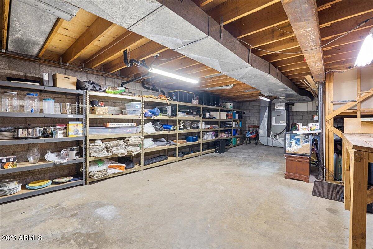 910 E KALER Drive