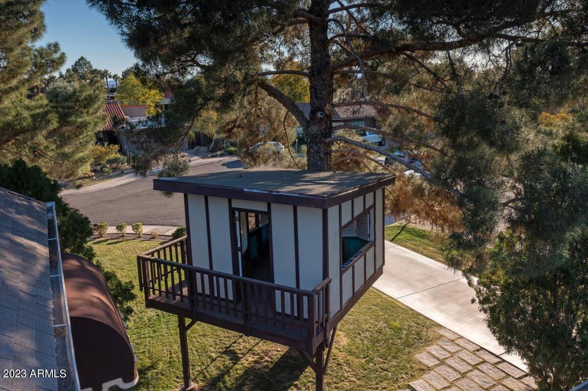 910 E KALER Drive