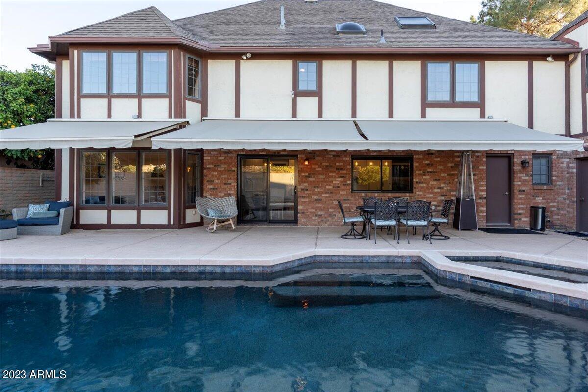 910 E KALER Drive