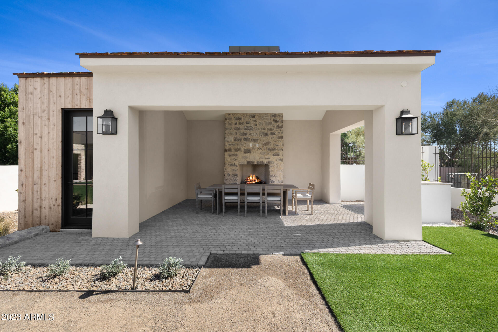 6527 E HUMMINGBIRD Lane