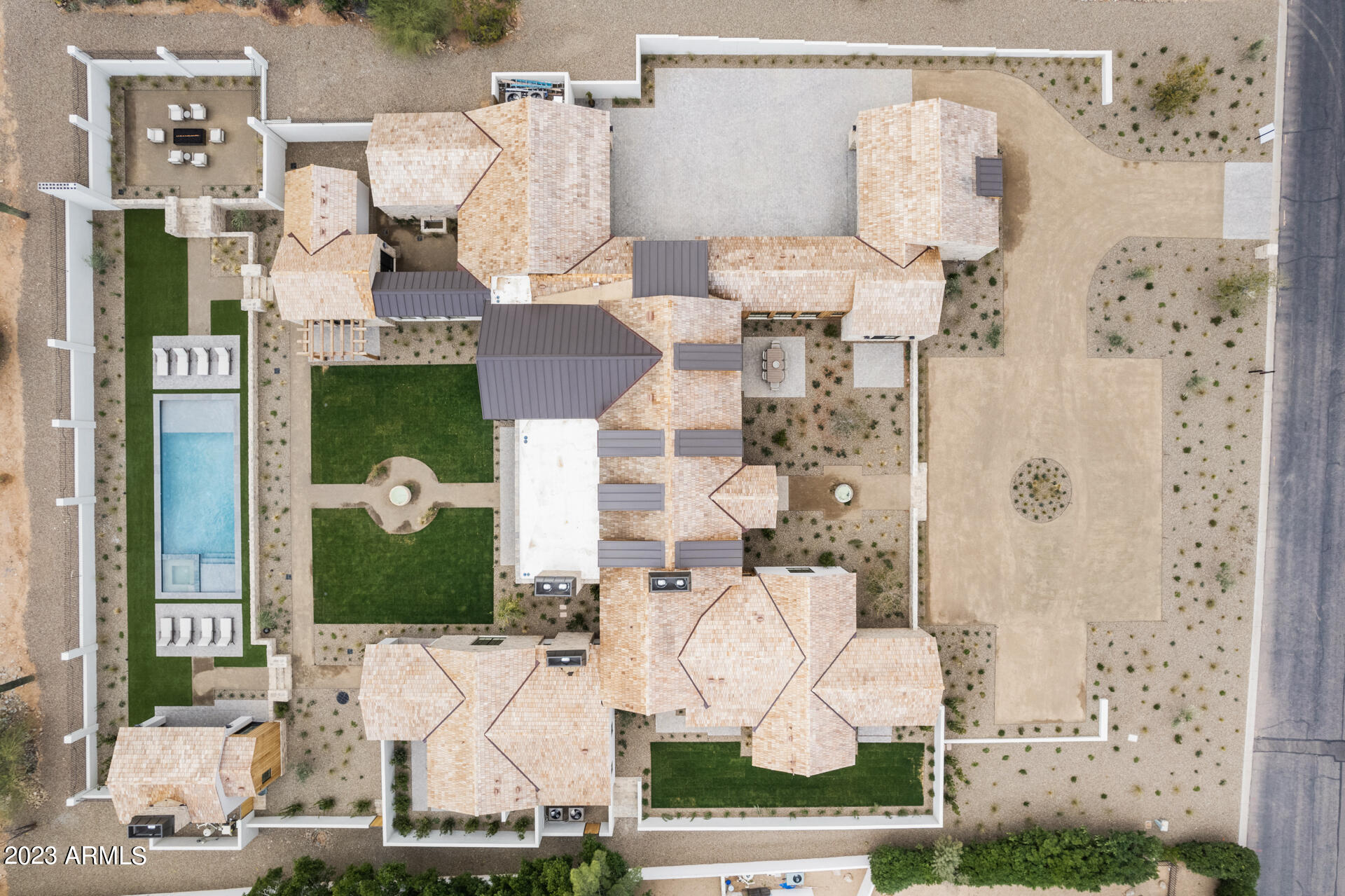 6527 E HUMMINGBIRD Lane