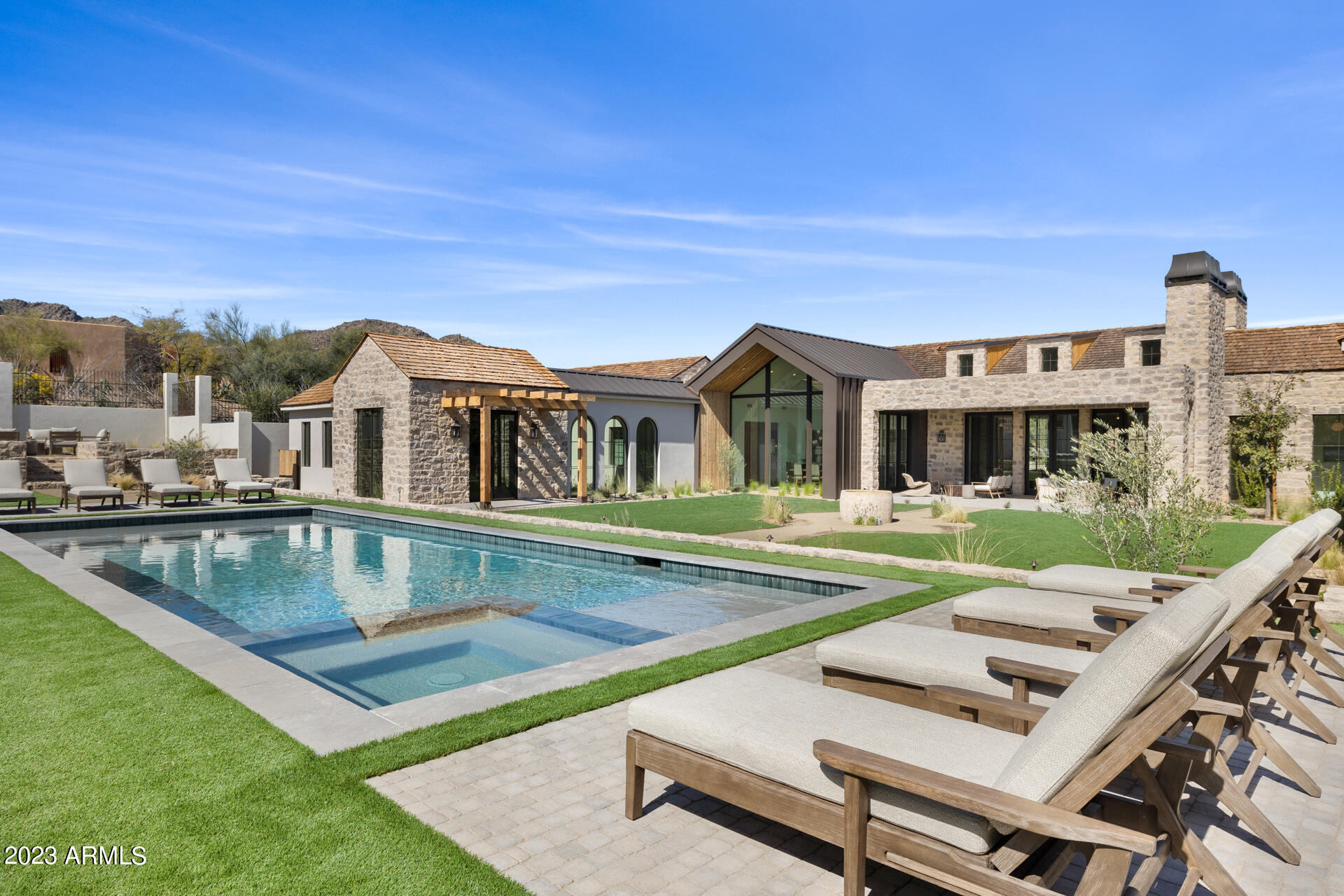 6527 E HUMMINGBIRD Lane