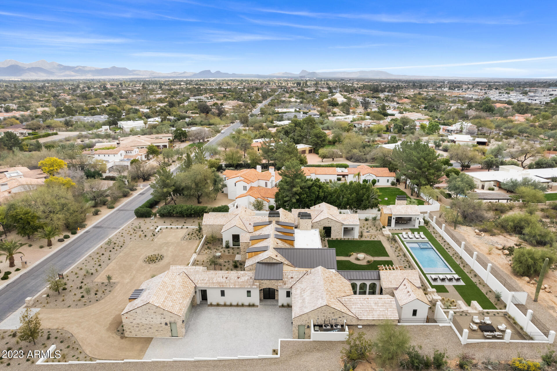 6527 E HUMMINGBIRD Lane