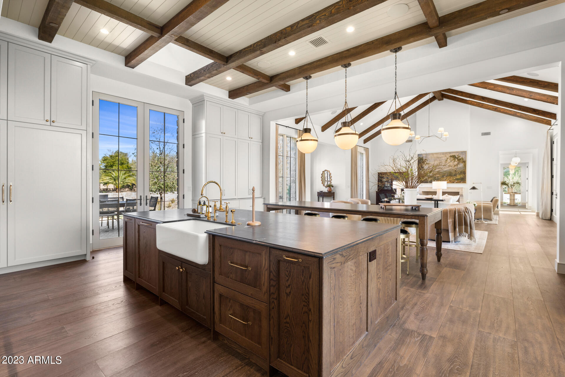 6527 E HUMMINGBIRD Lane