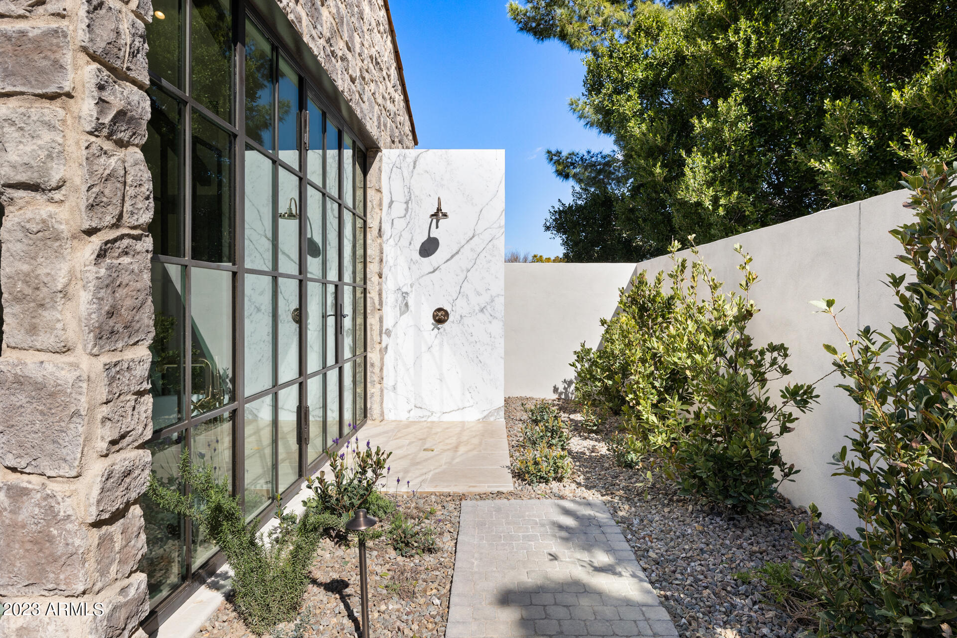6527 E HUMMINGBIRD Lane