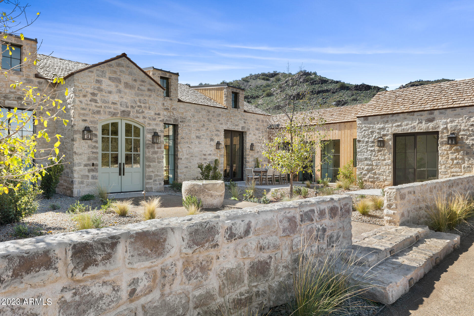 6527 E HUMMINGBIRD Lane