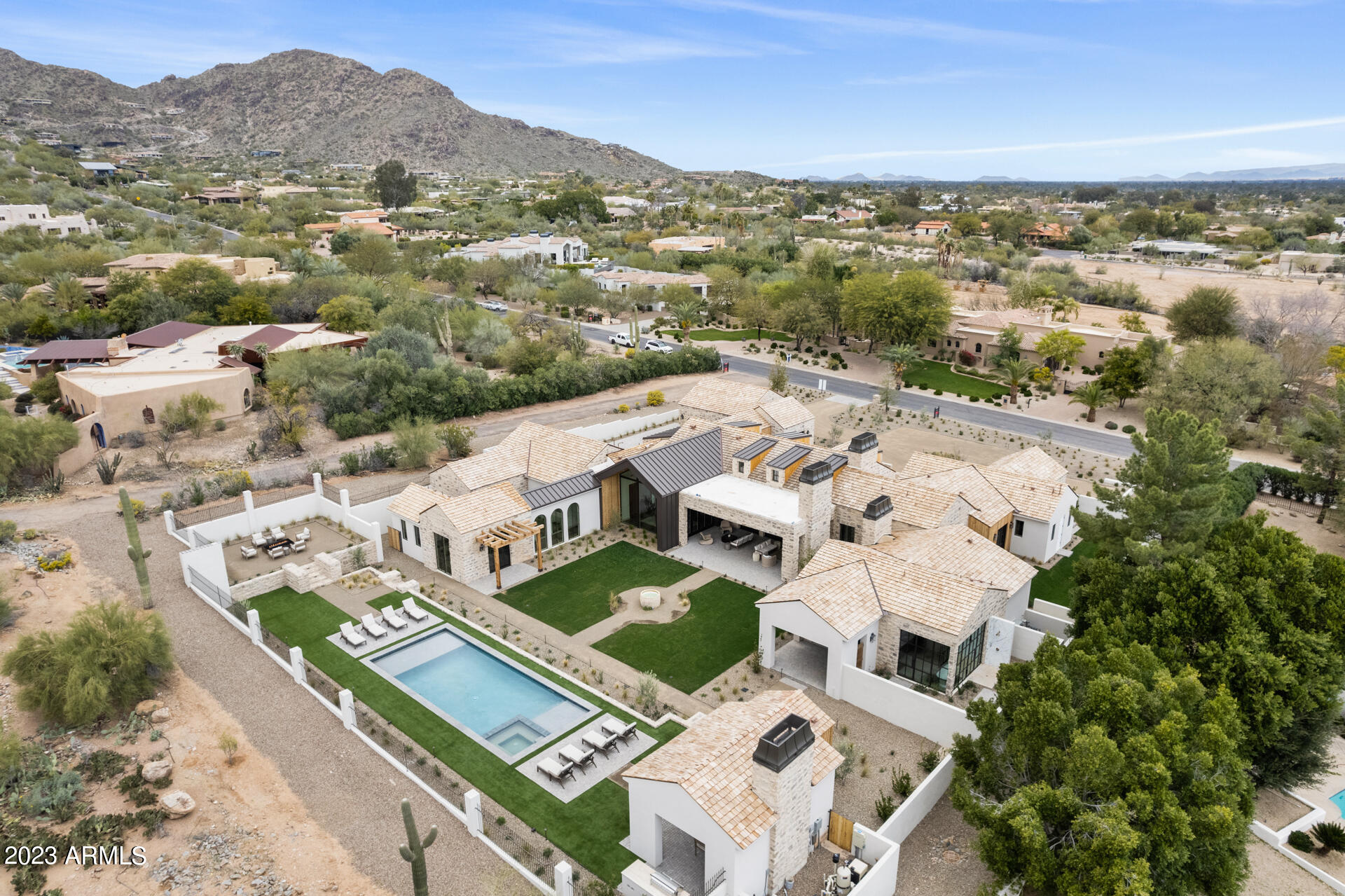 6527 E HUMMINGBIRD Lane