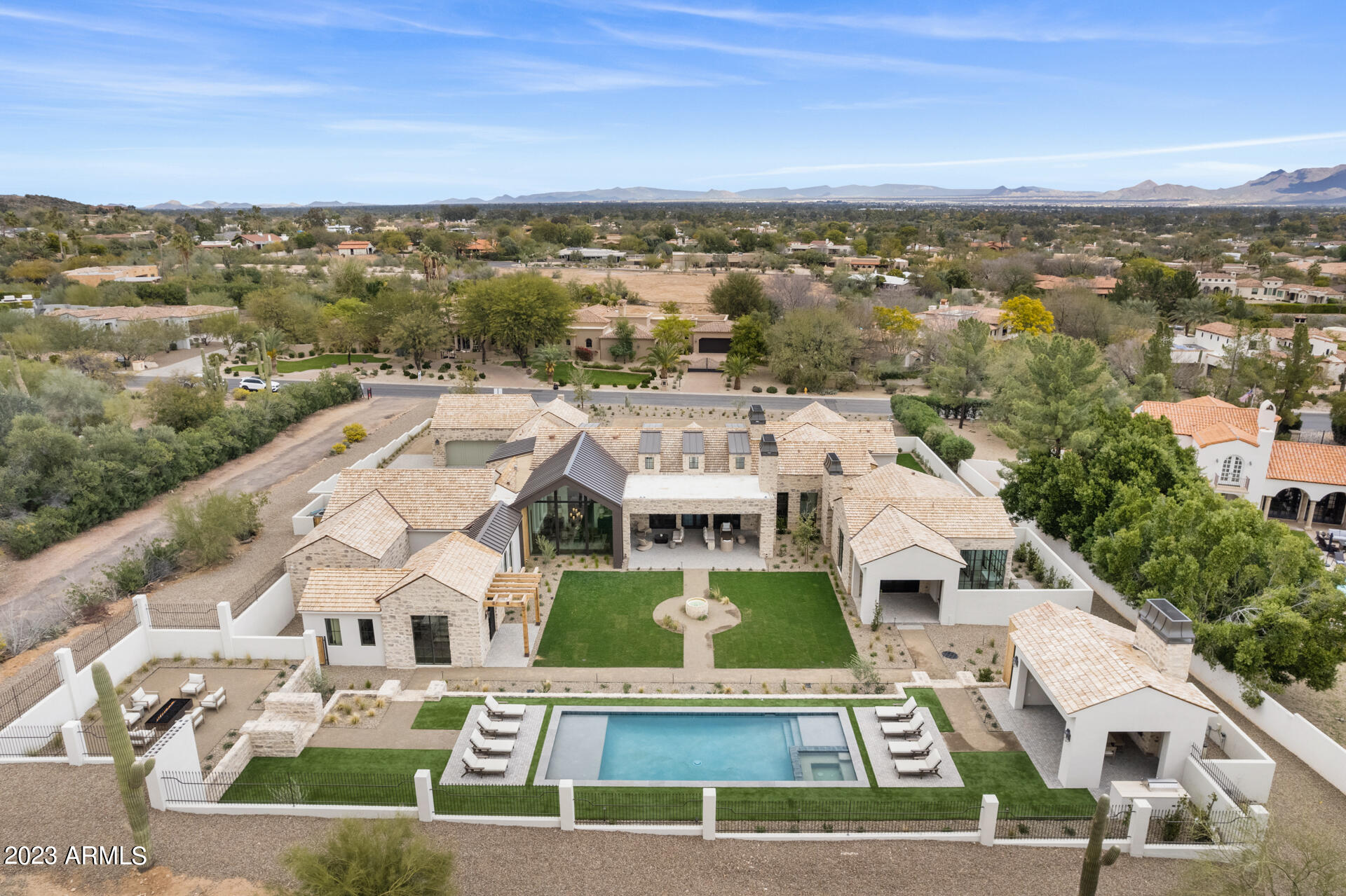 6527 E HUMMINGBIRD Lane