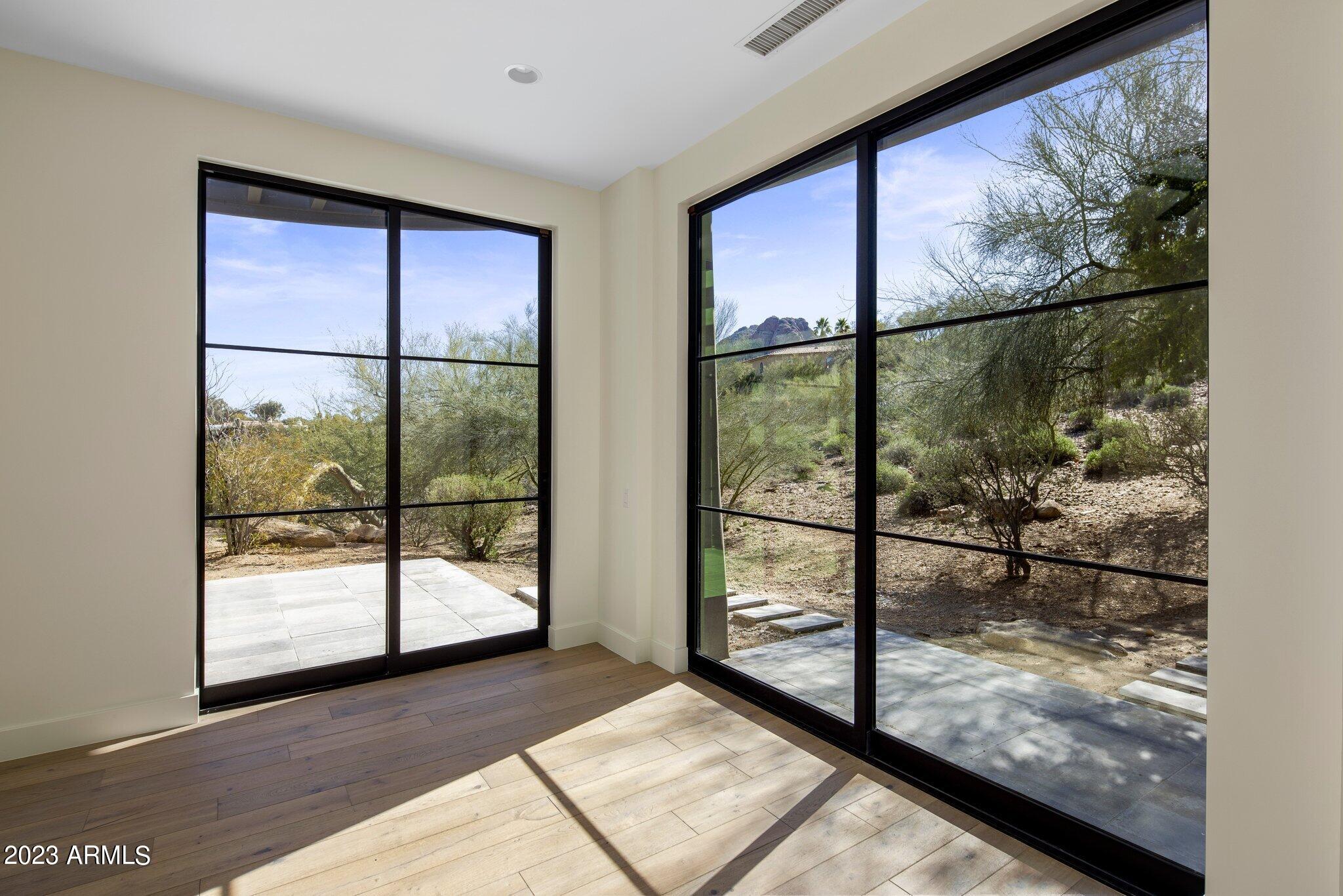 4470 E VALLEY VISTA Lane