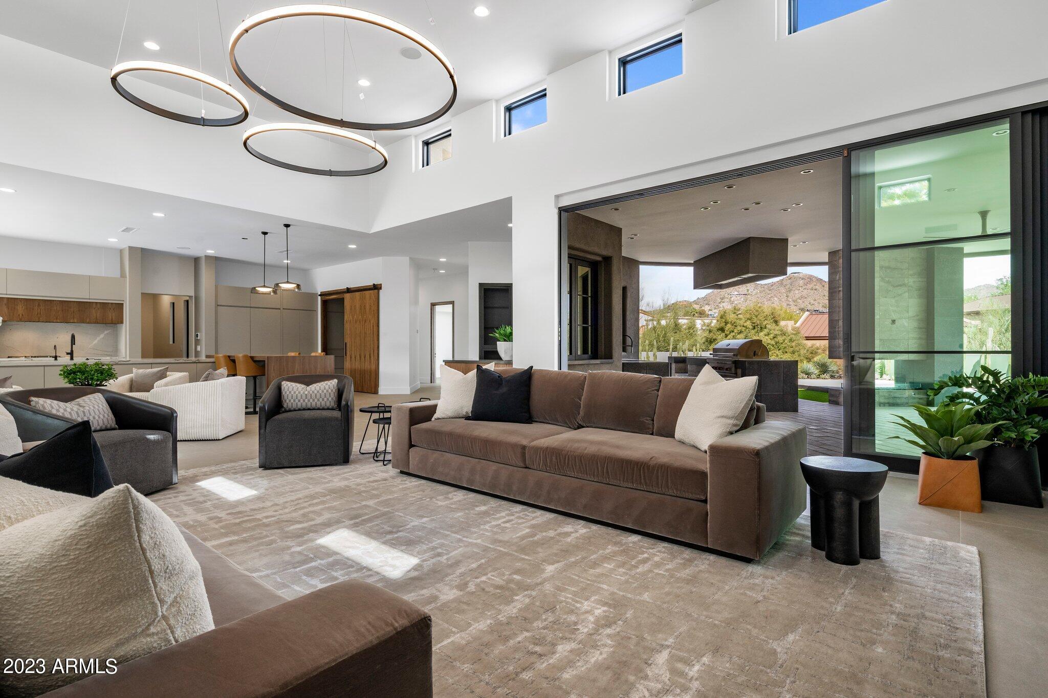 4470 E VALLEY VISTA Lane