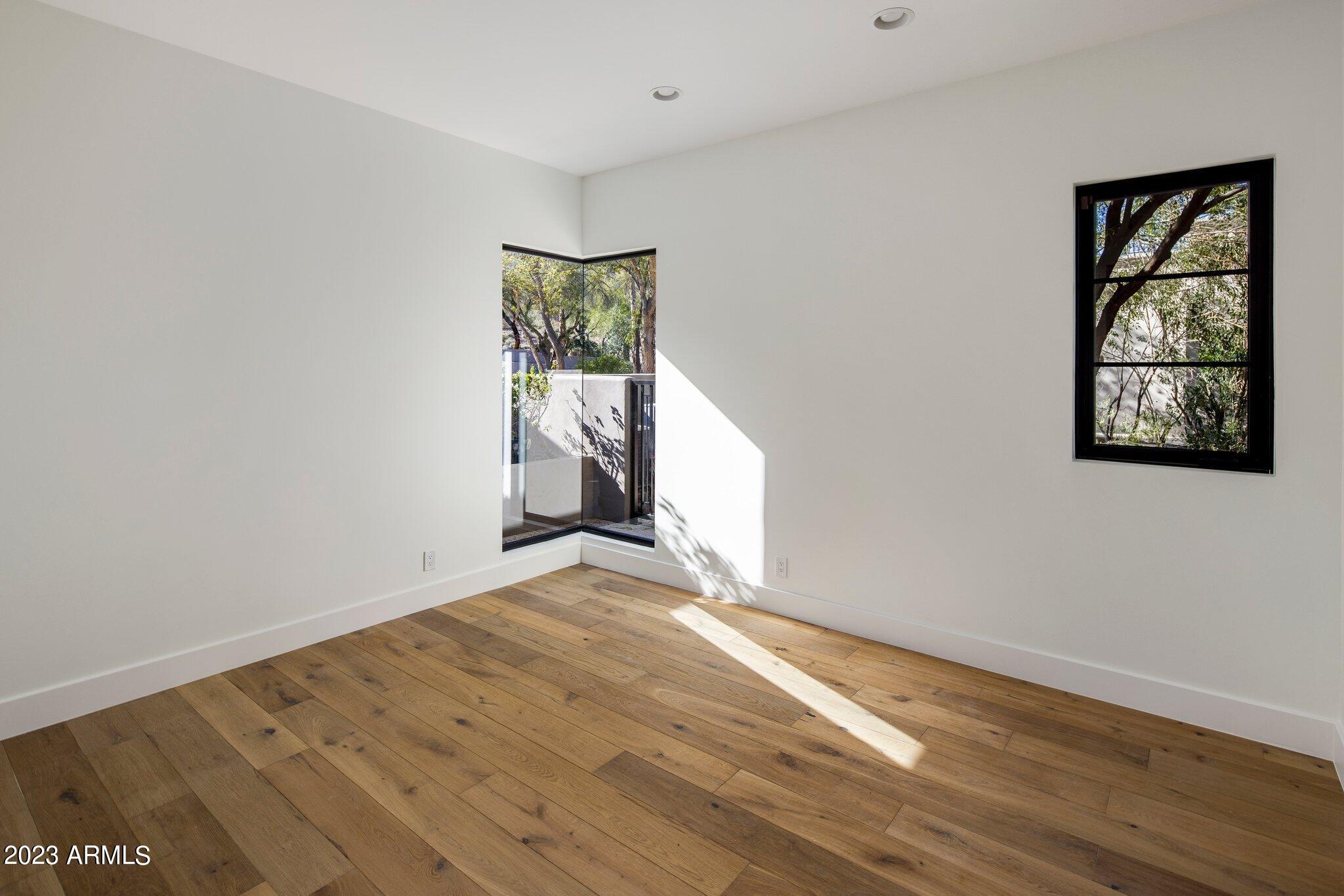 4470 E VALLEY VISTA Lane