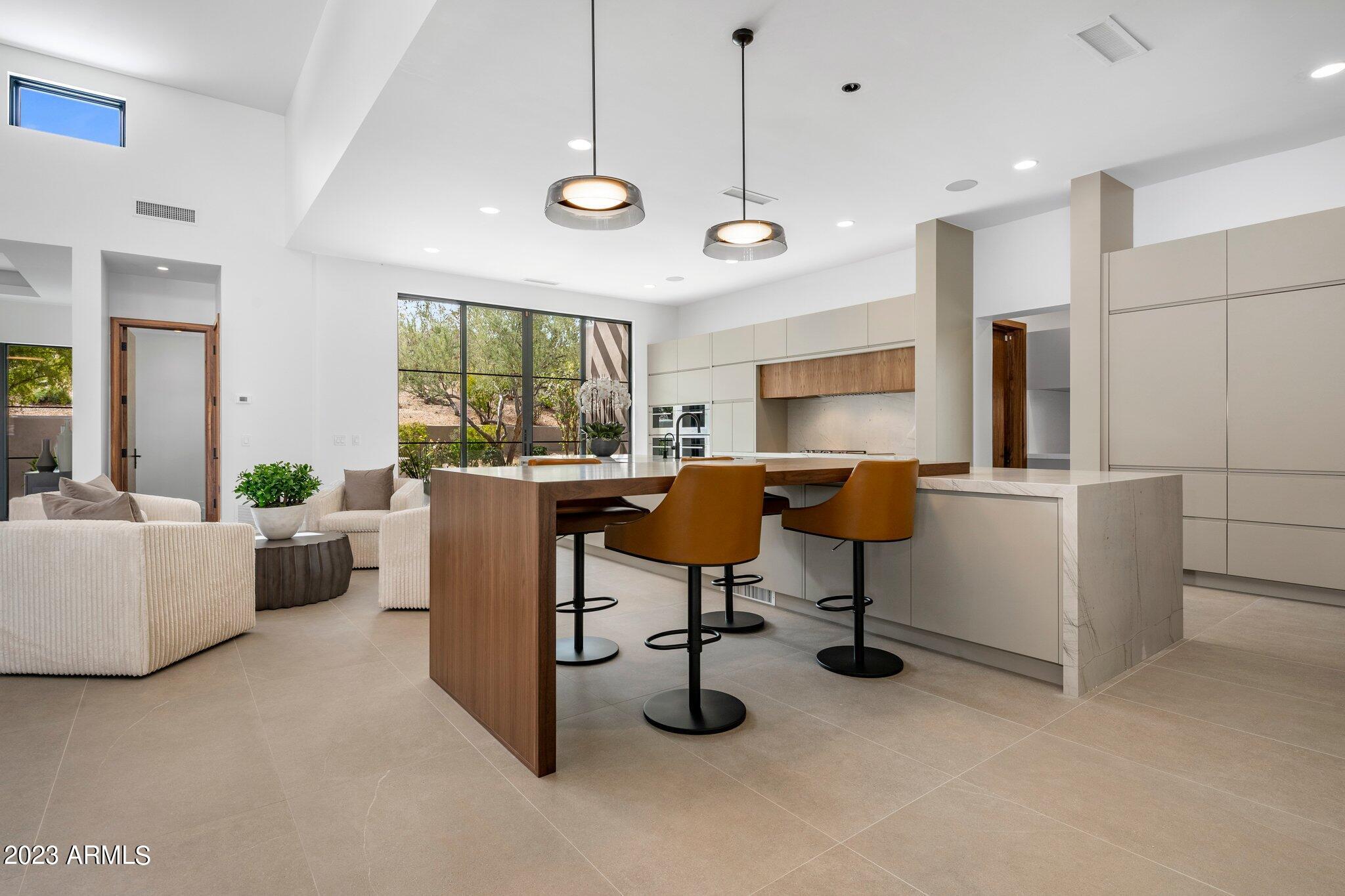 4470 E VALLEY VISTA Lane