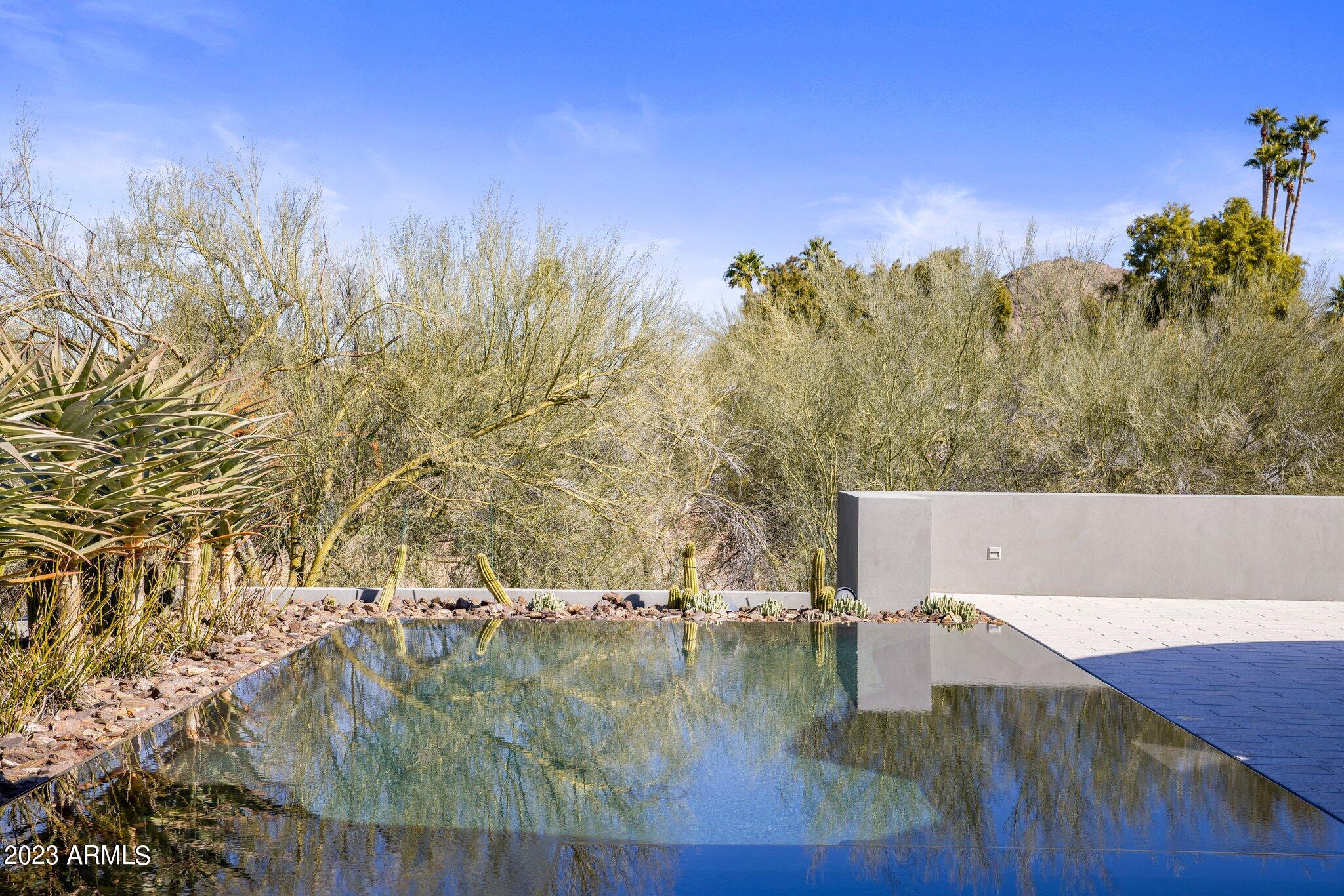 4470 E VALLEY VISTA Lane