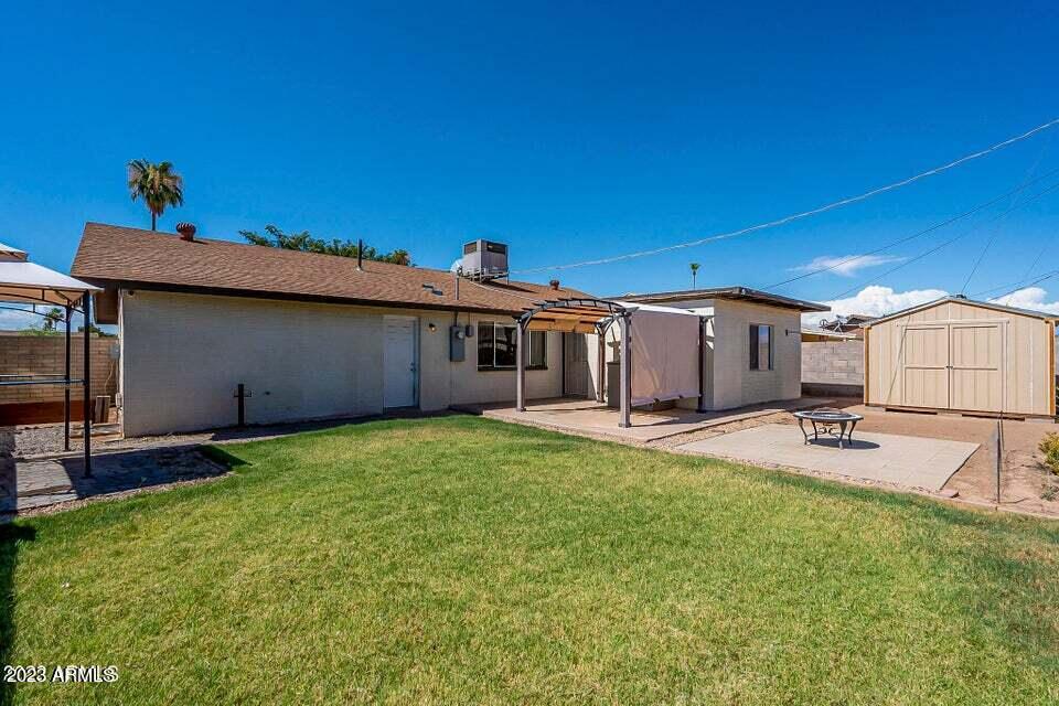 2041 W HIDALGO Avenue