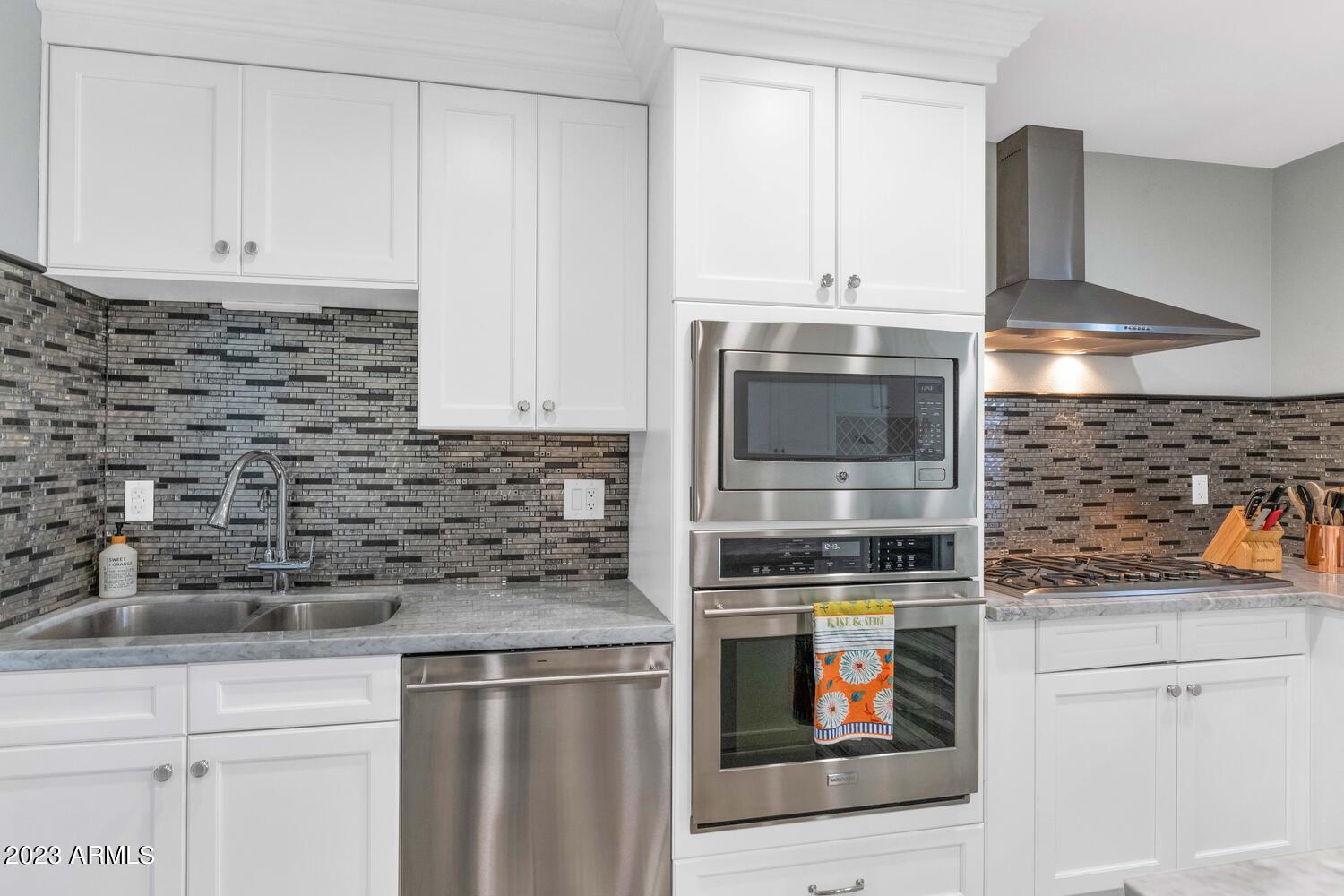 3720 E AMELIA Avenue