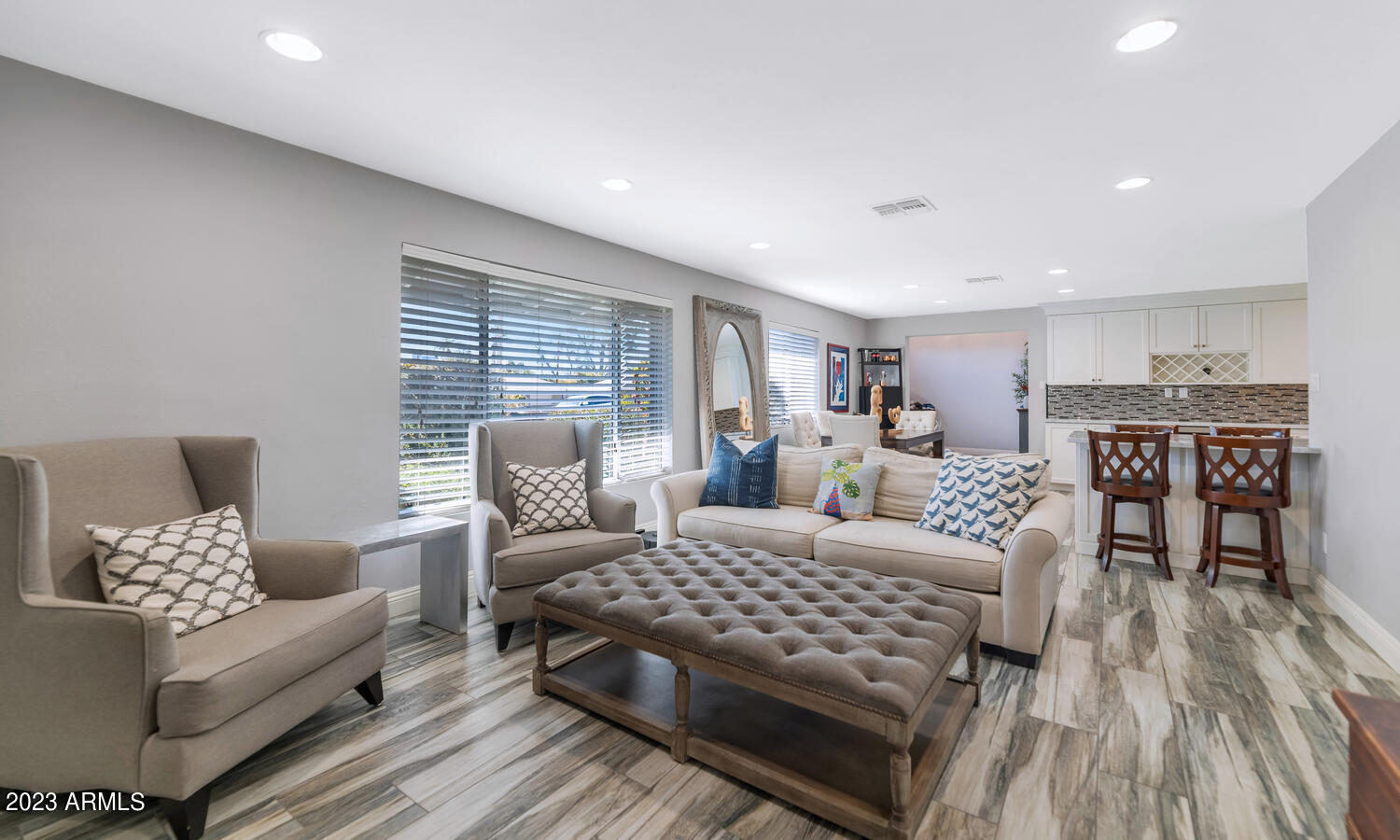 3720 E AMELIA Avenue