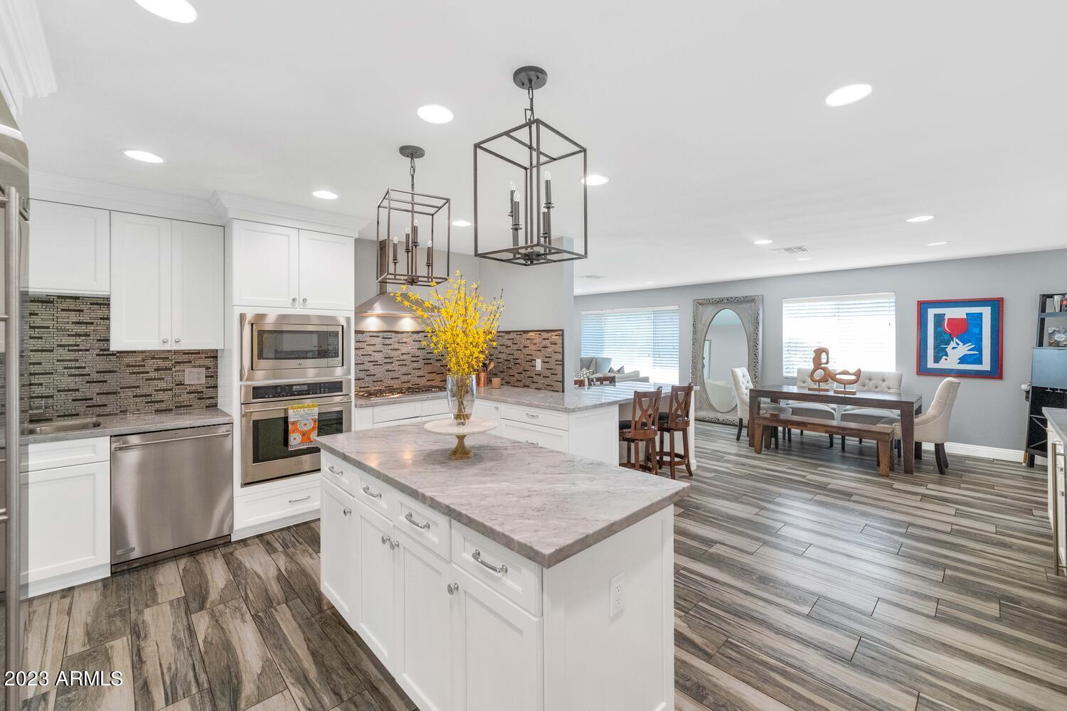 3720 E AMELIA Avenue