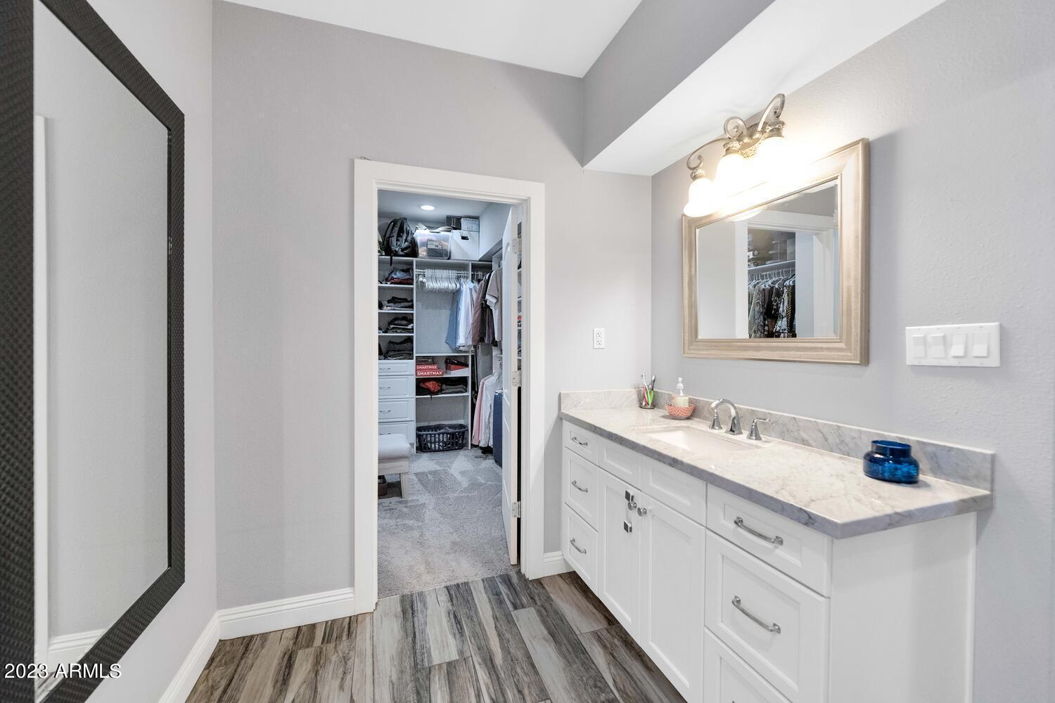 3720 E AMELIA Avenue