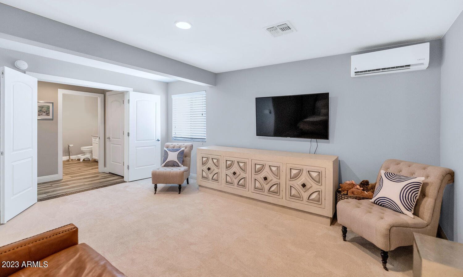 3720 E AMELIA Avenue