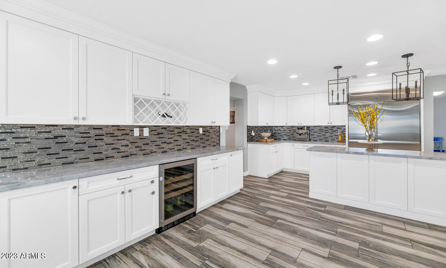 3720 E AMELIA Avenue