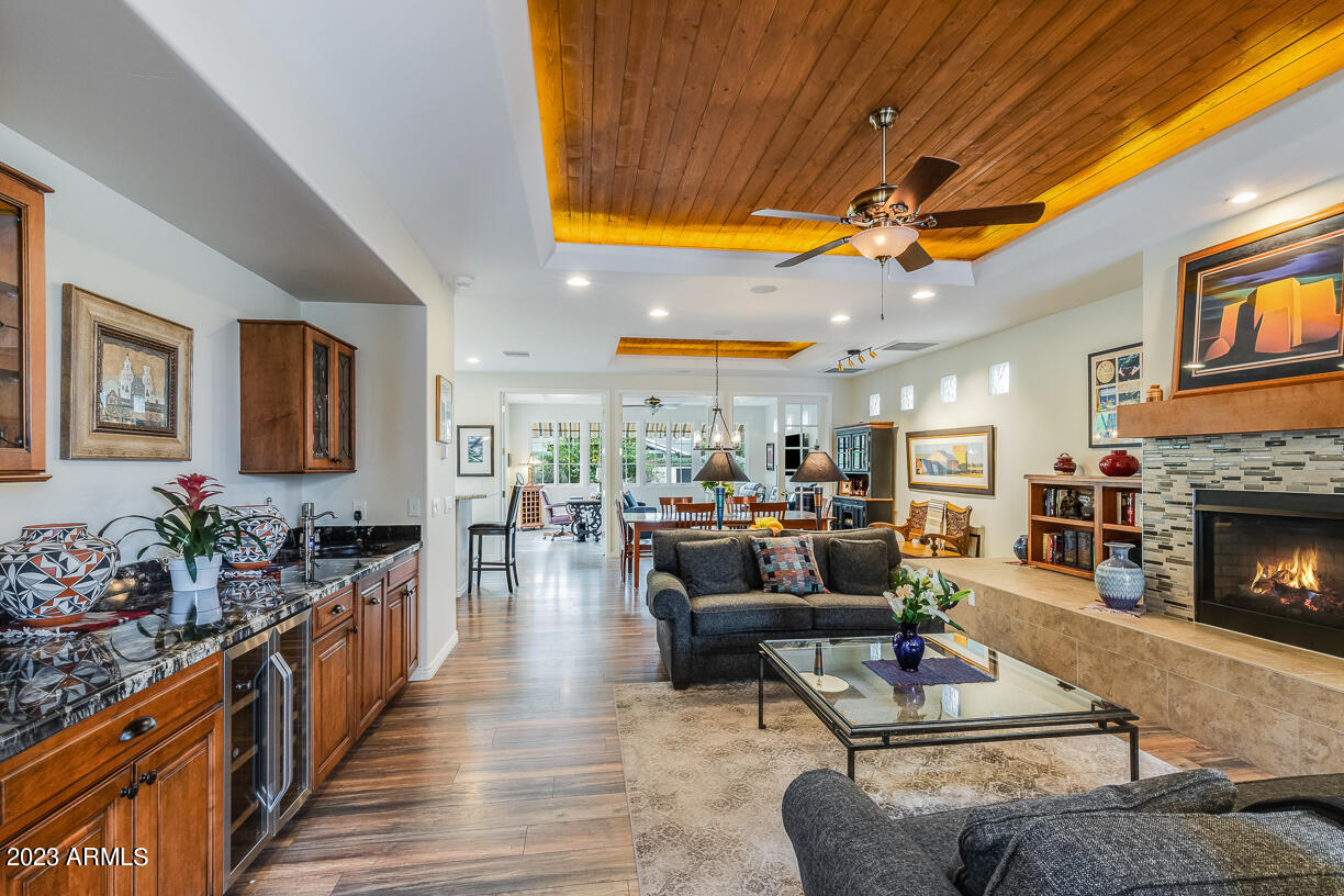 83 W Cypress Street