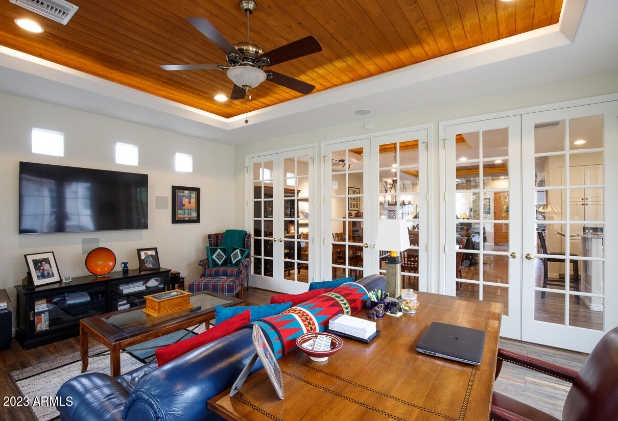 83 W Cypress Street