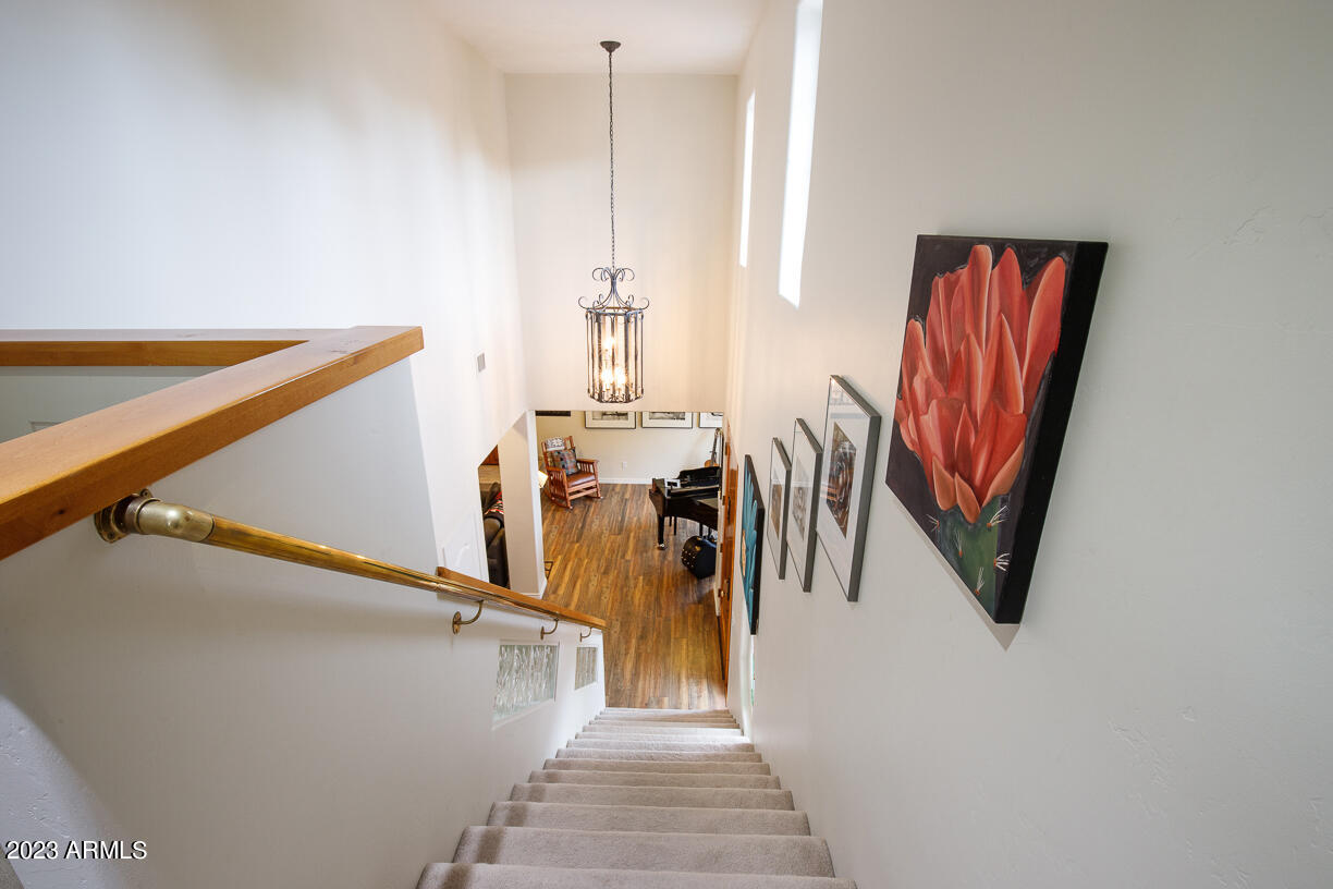 83 W Cypress Street