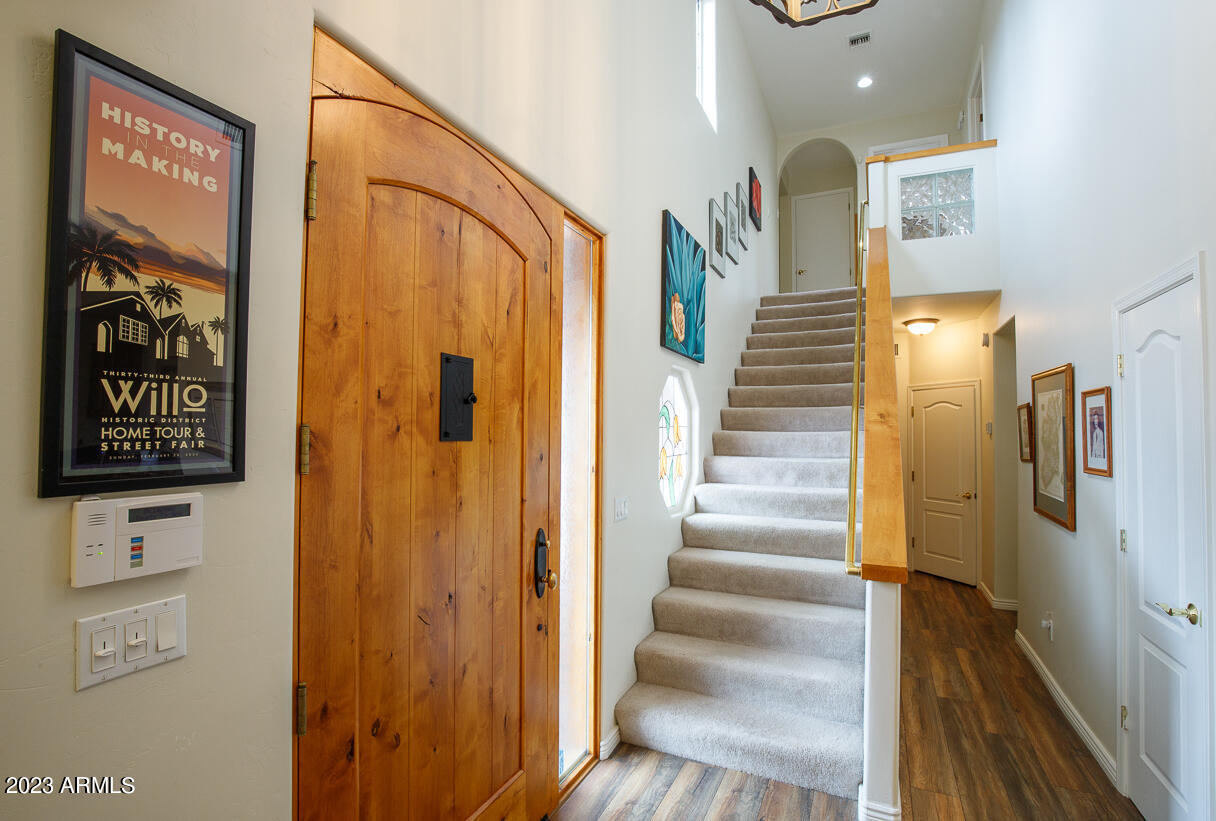 83 W Cypress Street