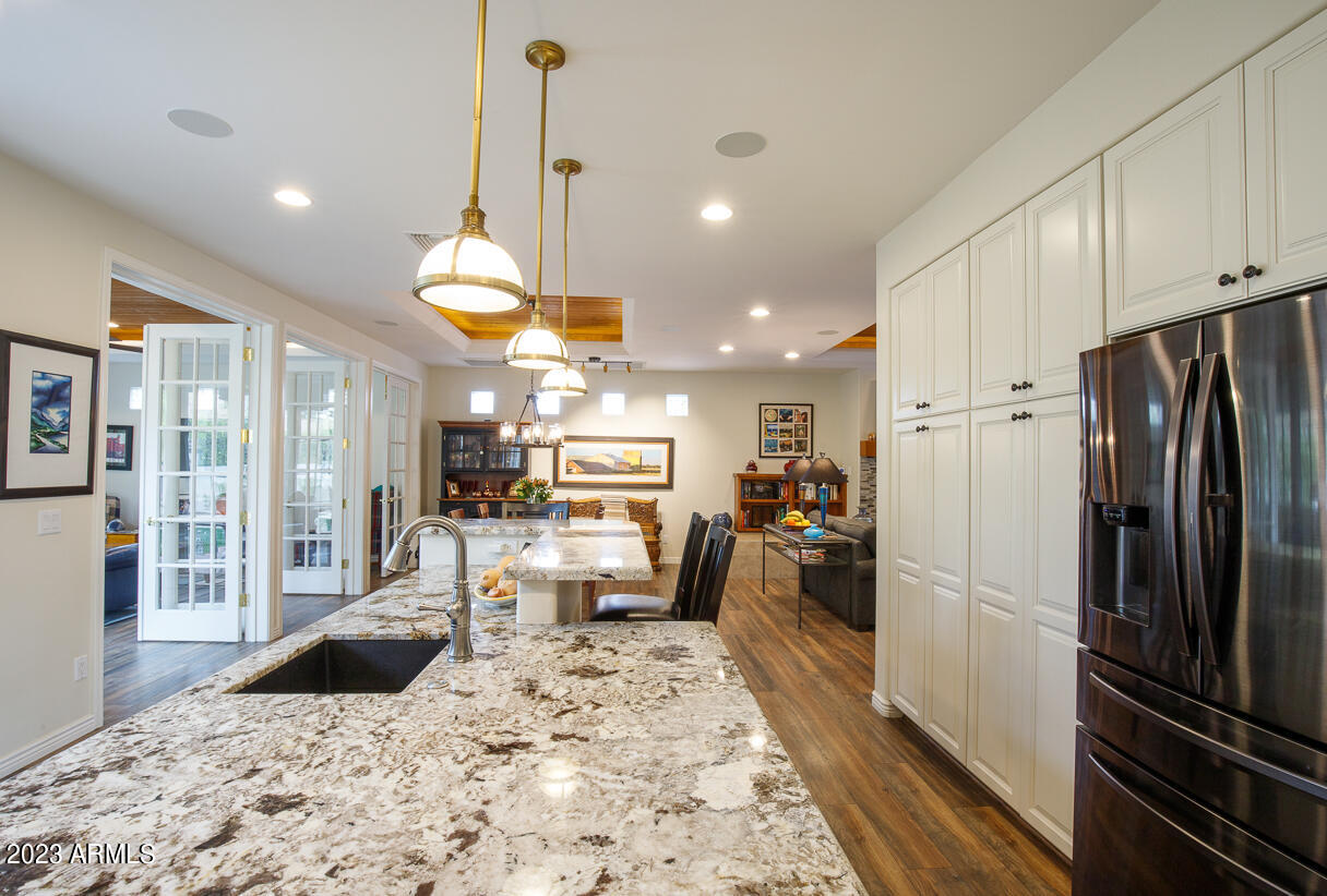 83 W Cypress Street