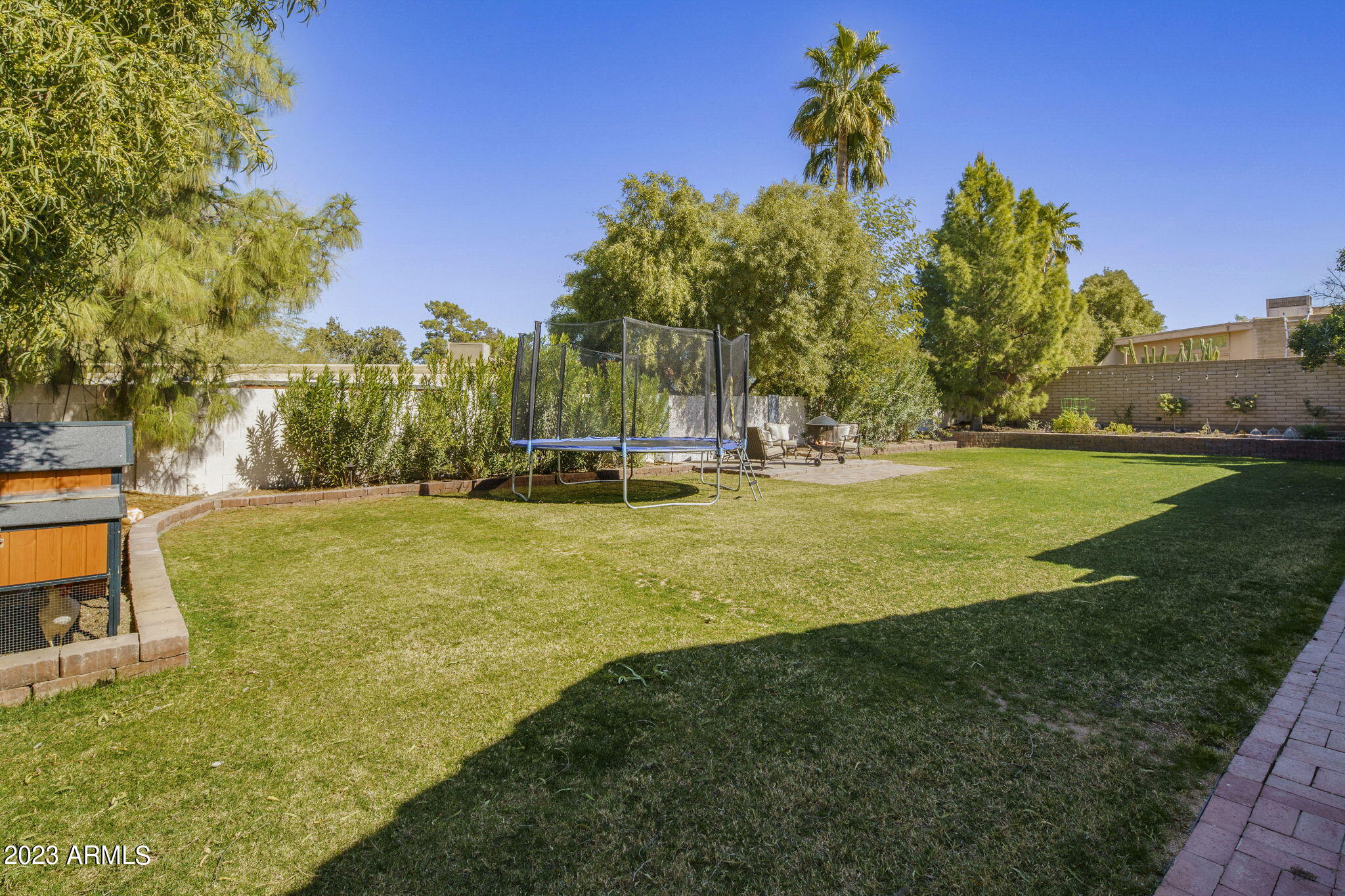 1220 W WOOD Drive