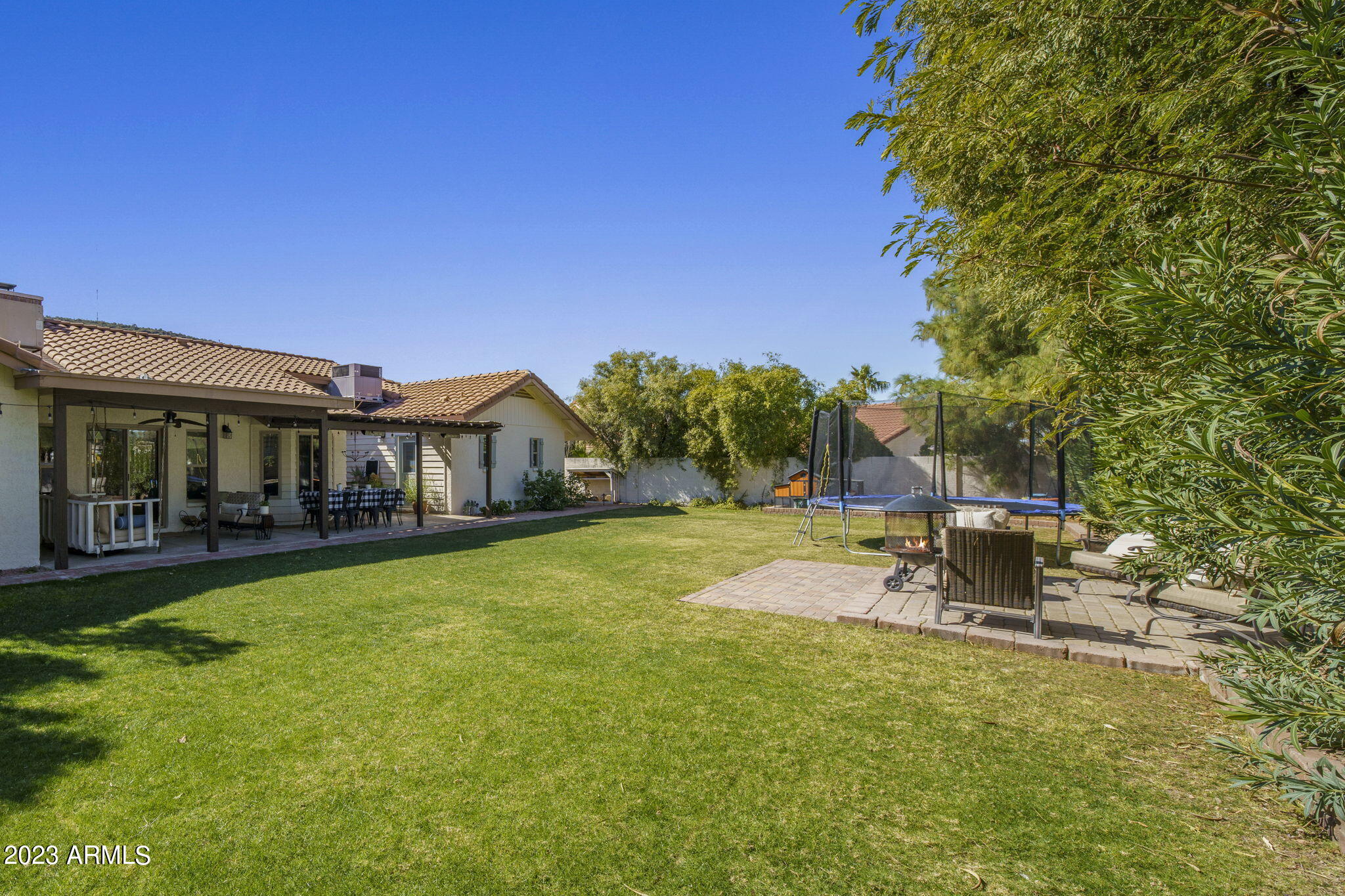 1220 W WOOD Drive