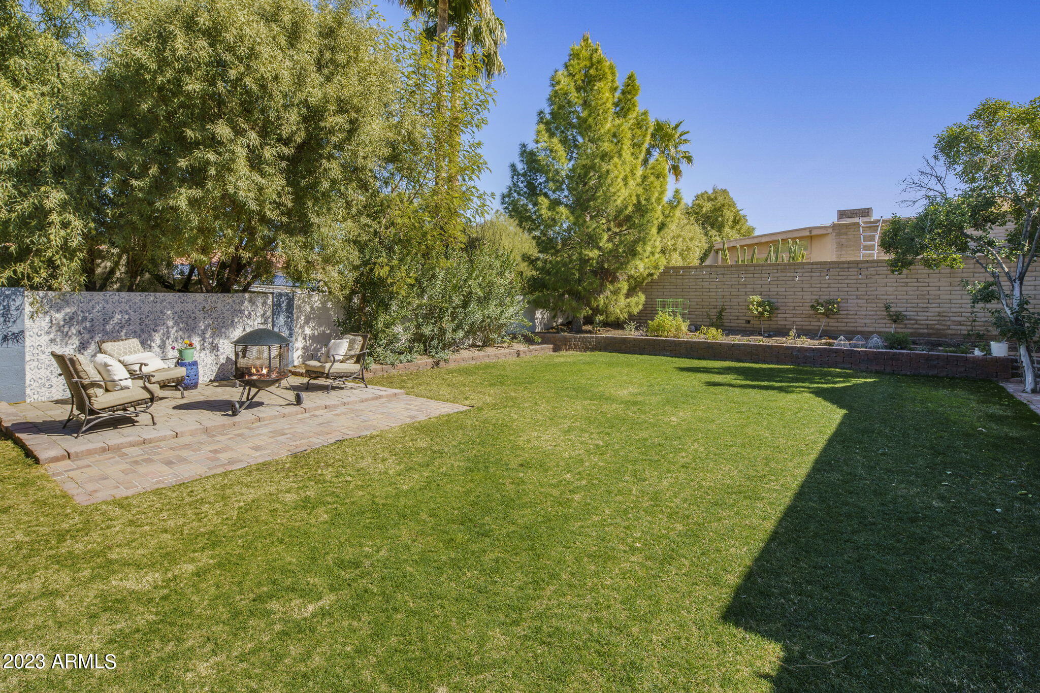 1220 W WOOD Drive