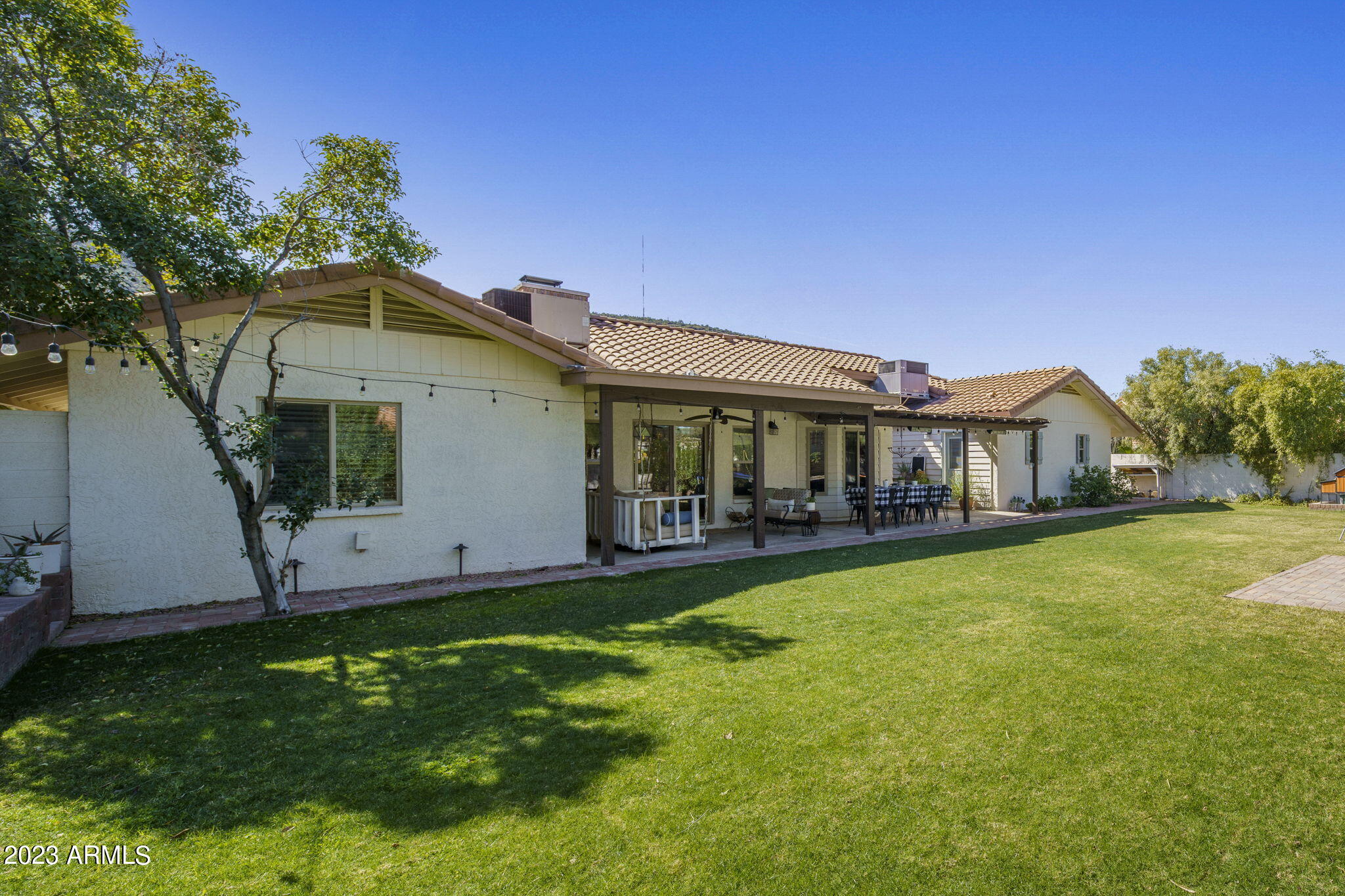 1220 W WOOD Drive