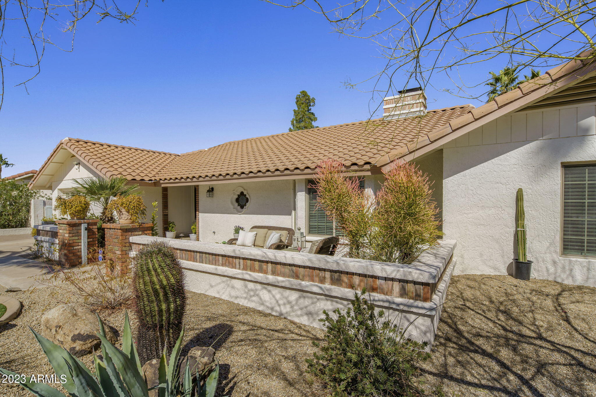1220 W WOOD Drive