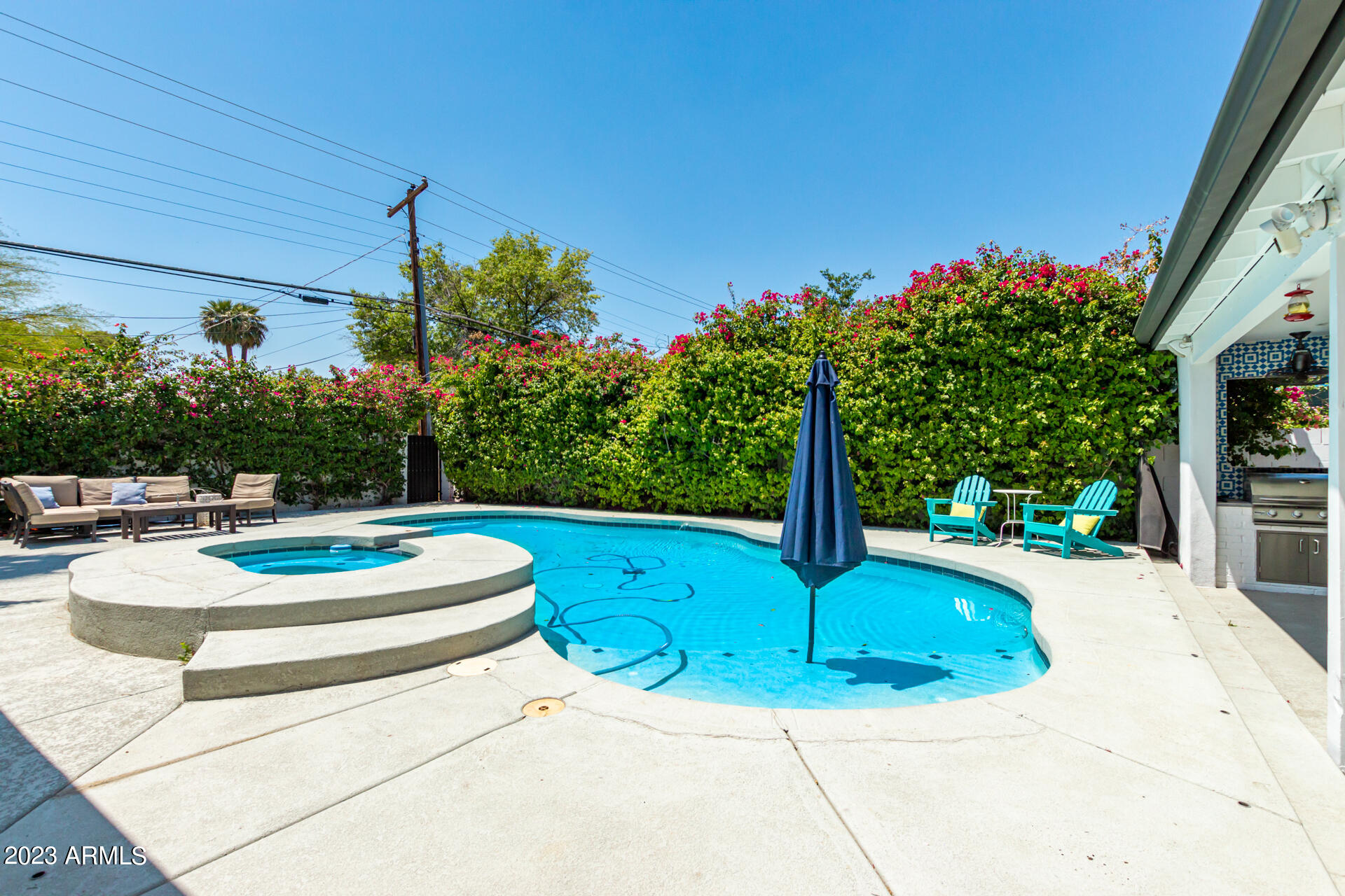 4243 E AVALON Drive