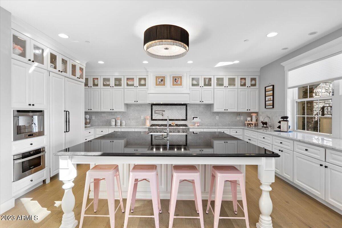 25 E MYRTLE Avenue