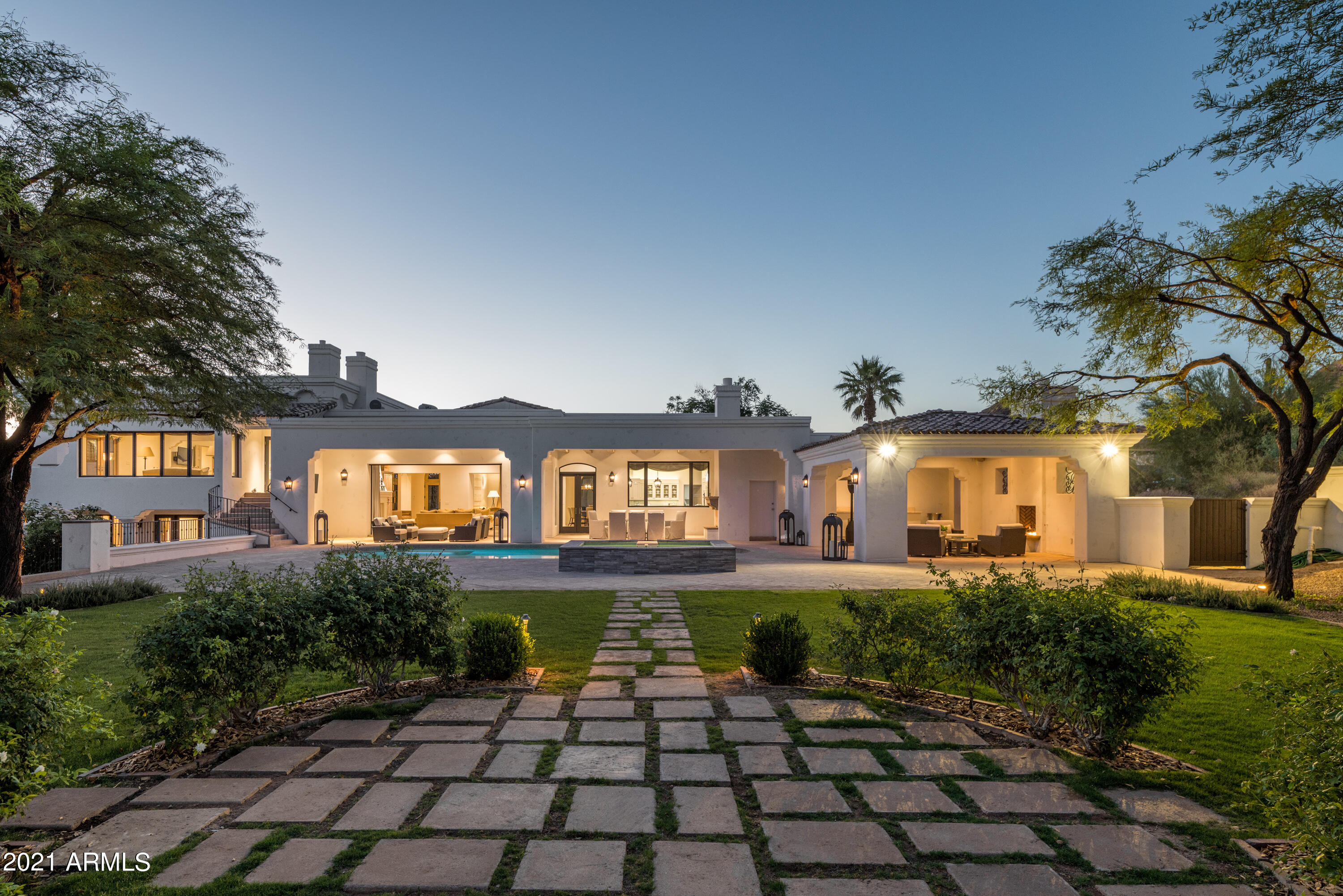 5301 E ROADRUNNER Road
