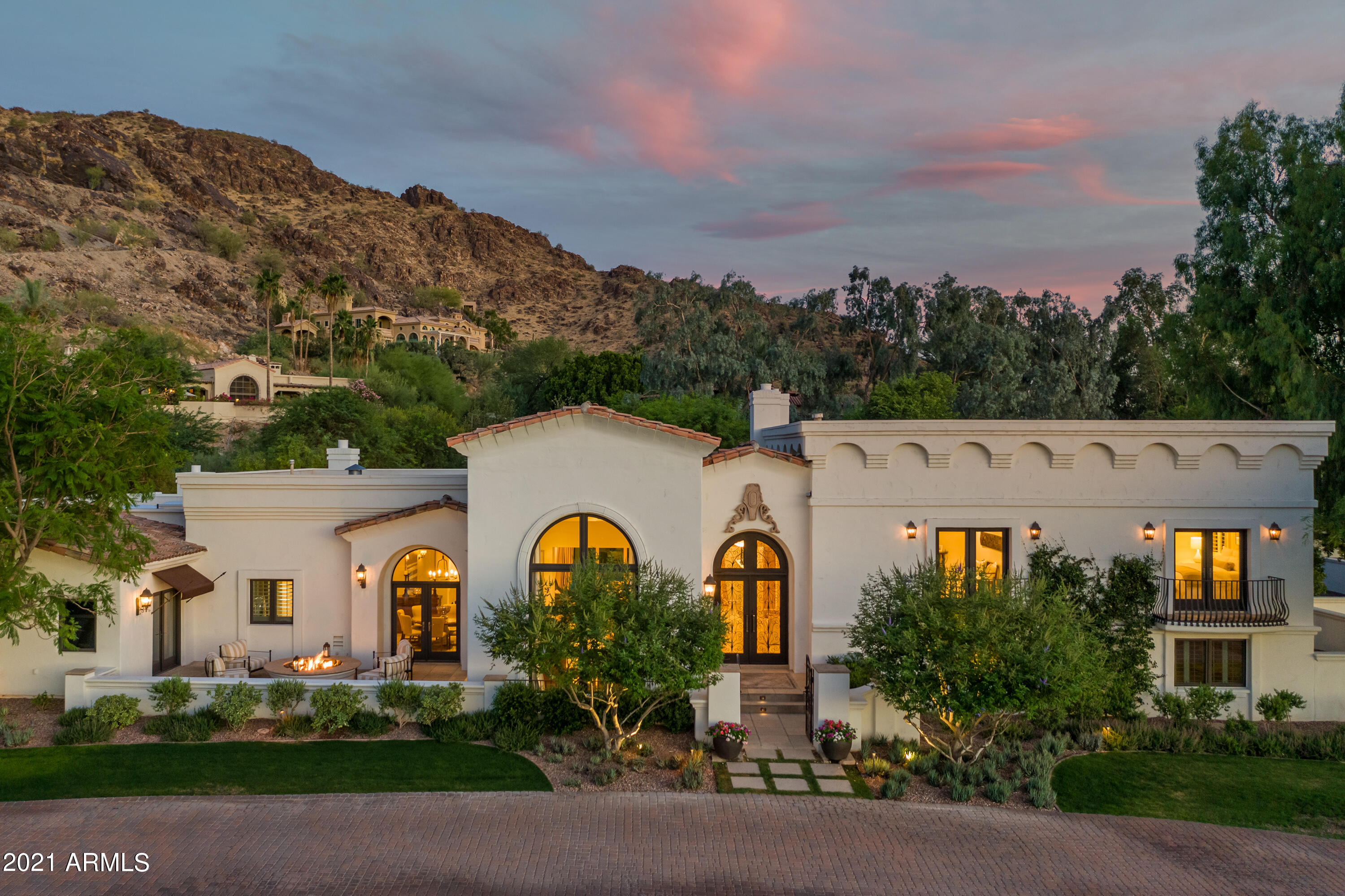 5301 E ROADRUNNER Road