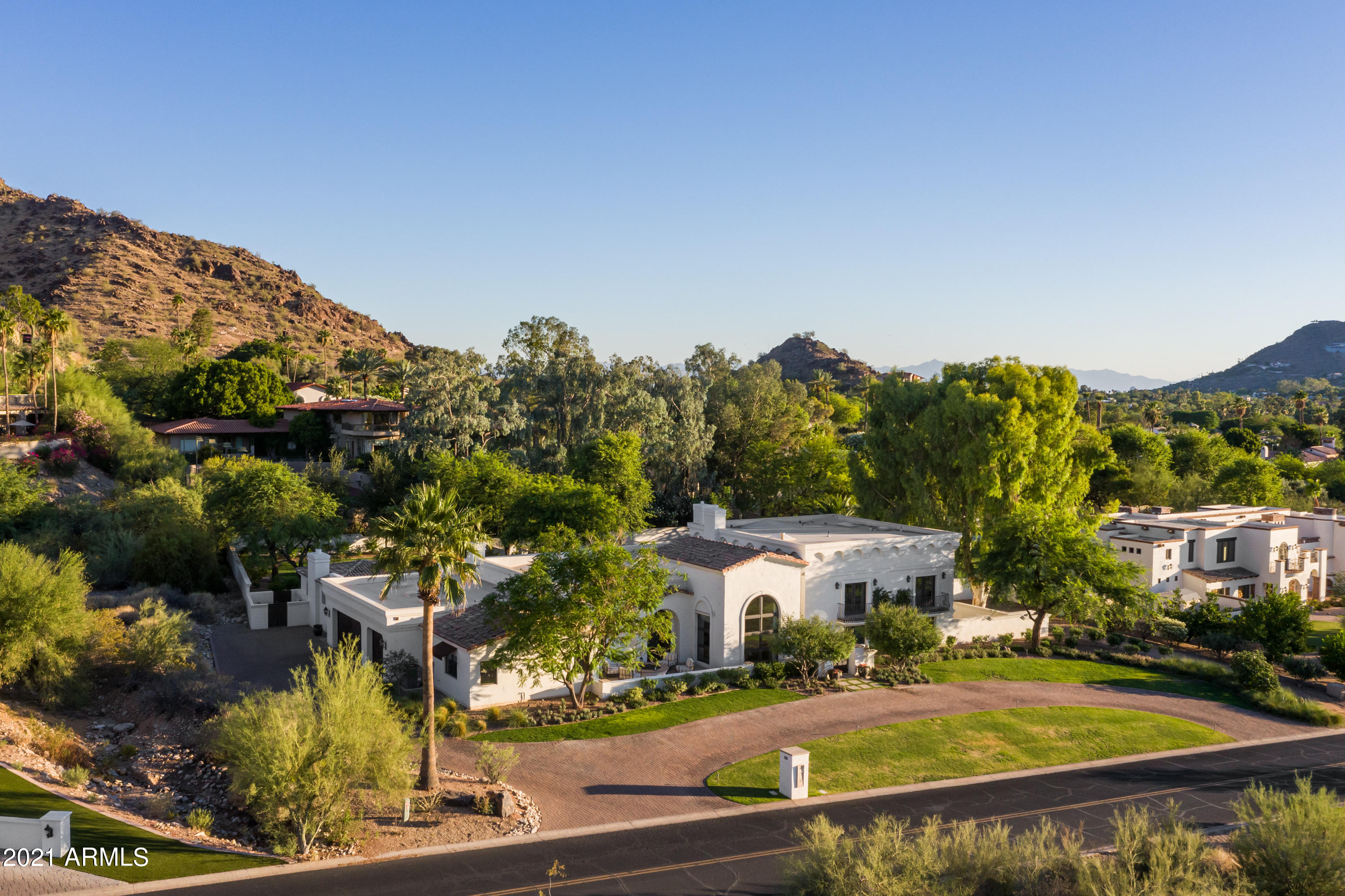 5301 E ROADRUNNER Road