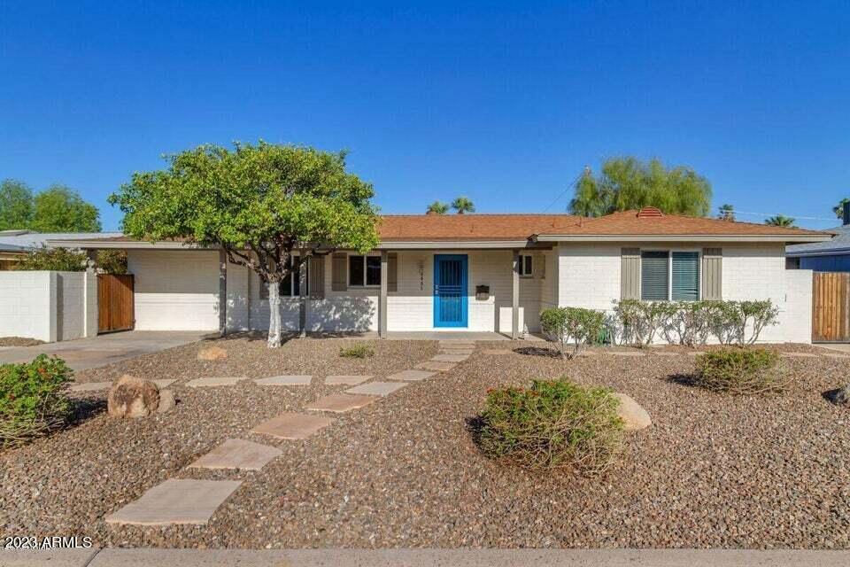2621 N 68TH Place