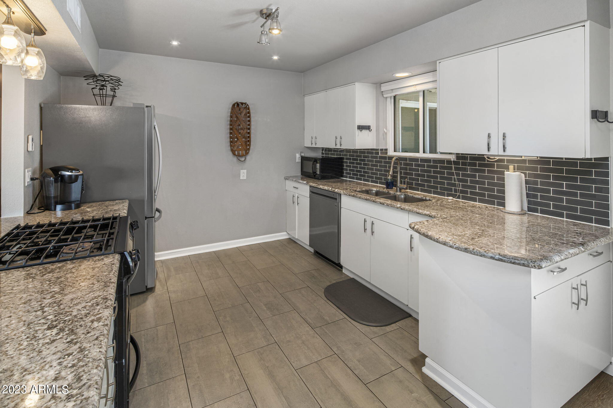 6841 E 2ND Street Unit: 2