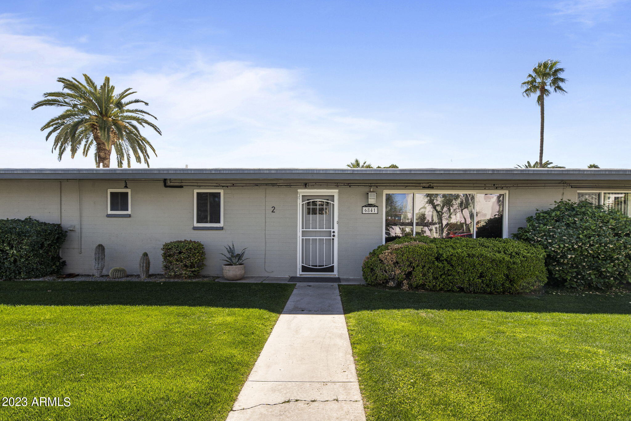 6841 E 2ND Street Unit: 2