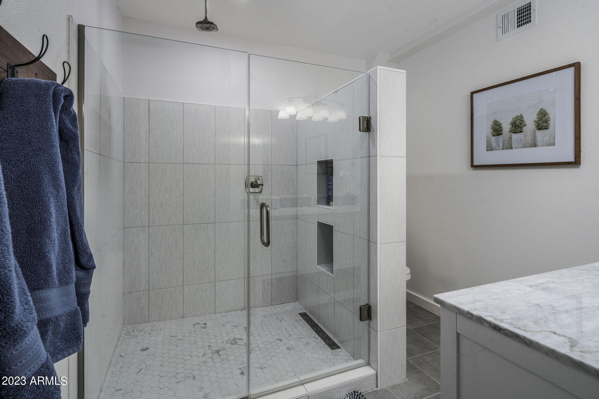 6841 E 2ND Street Unit: 2