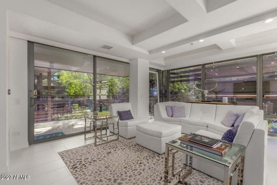 7141 E RANCHO VISTA Drive Unit: 2007
