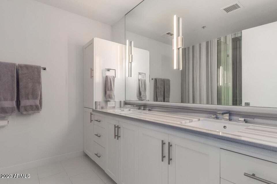 7141 E RANCHO VISTA Drive Unit: 2007
