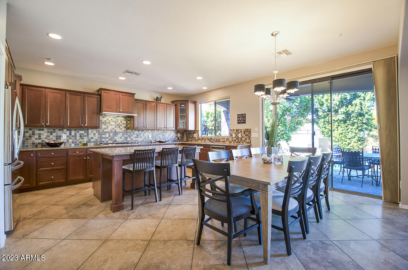 9912 E JASMINE Drive