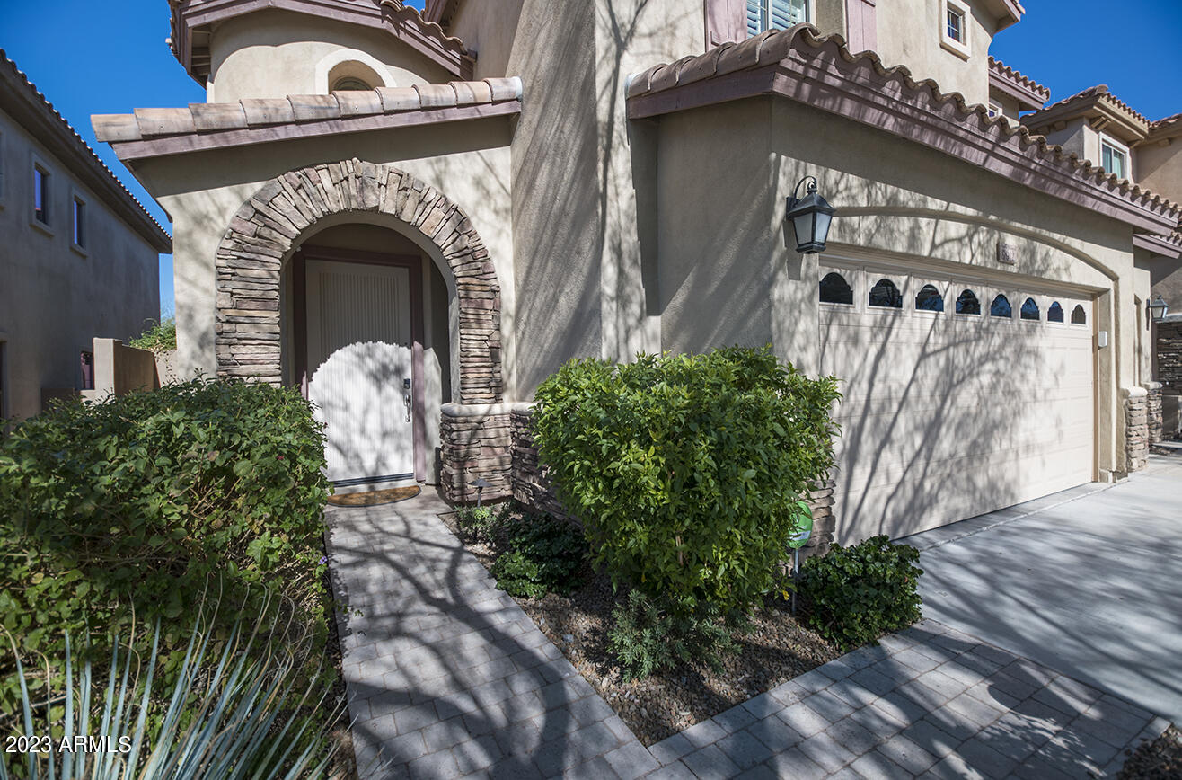 9912 E JASMINE Drive