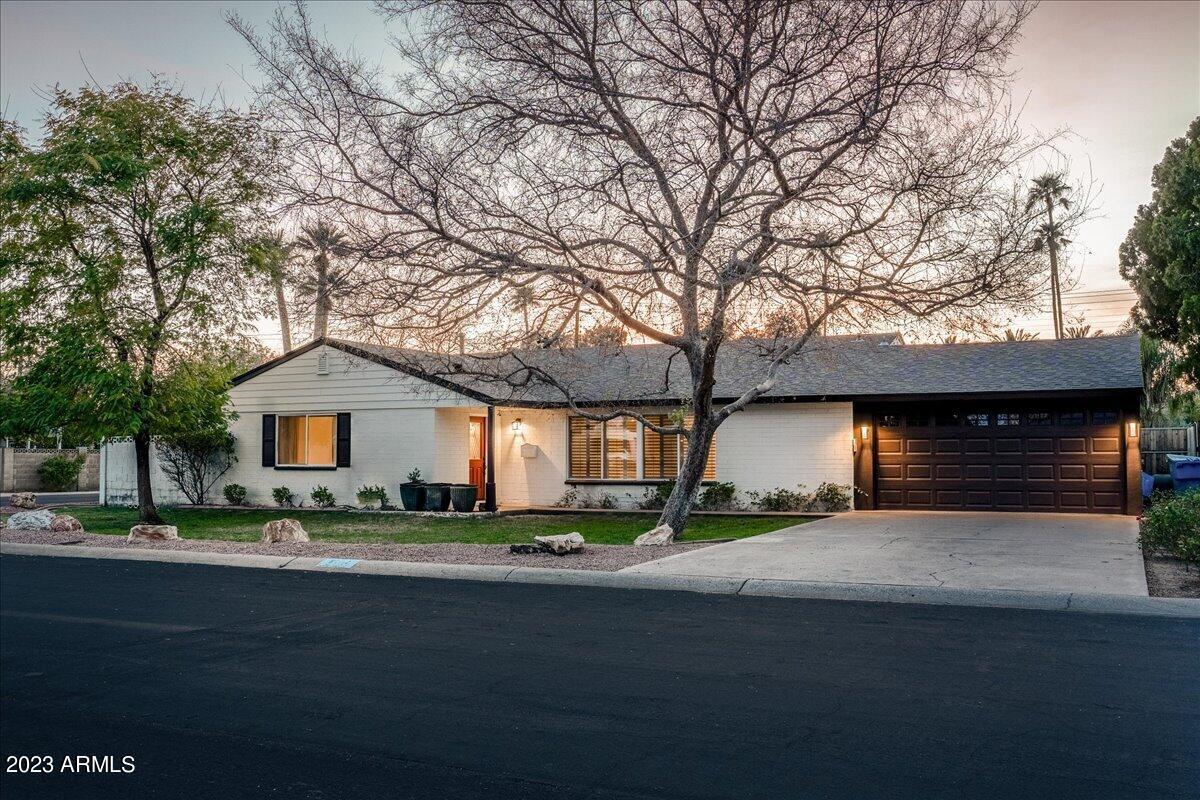 6102 N 11TH Avenue