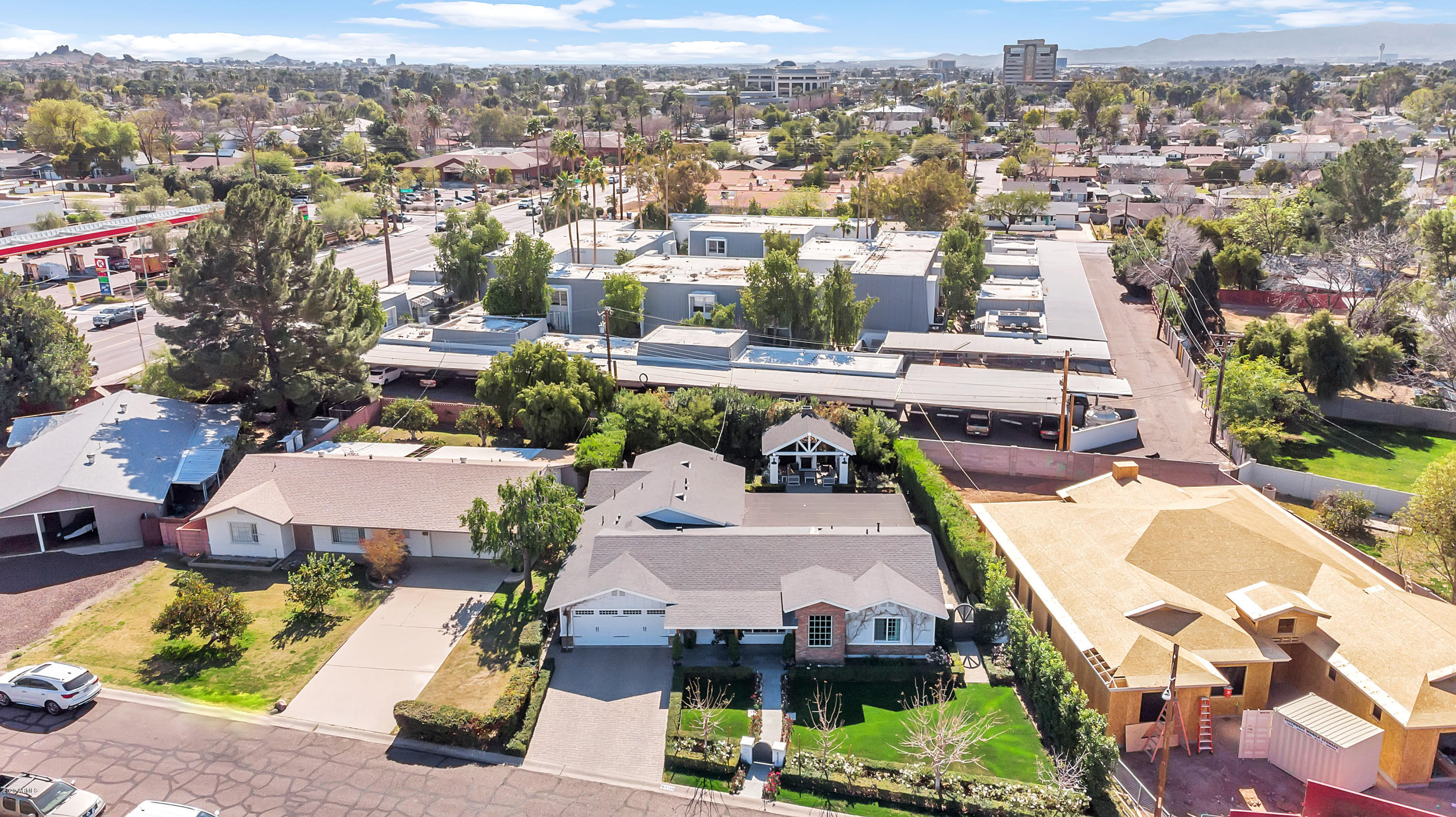 4335 E MITCHELL Drive